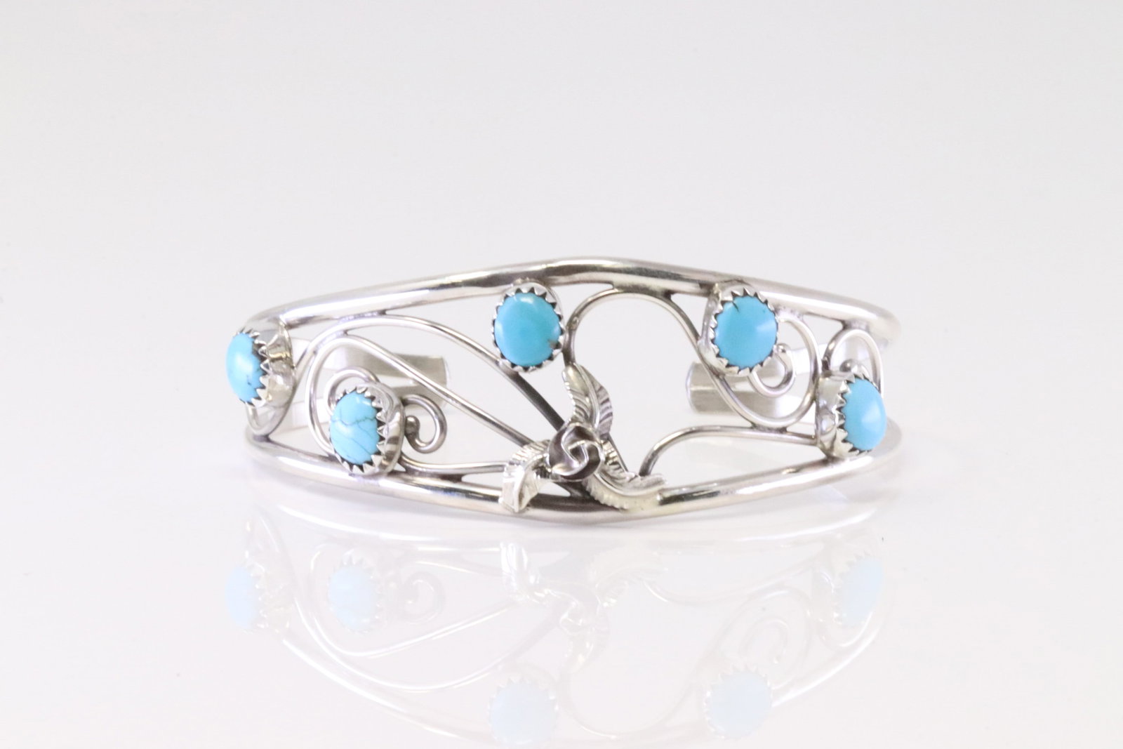 Native America Navajo Sterling Silver Turquoise Bracelet Cuff By Max Calladitto.: This is a Native America Navajo Sterling Silver Turquoise Bracelet Cuff By Max Calladitto.