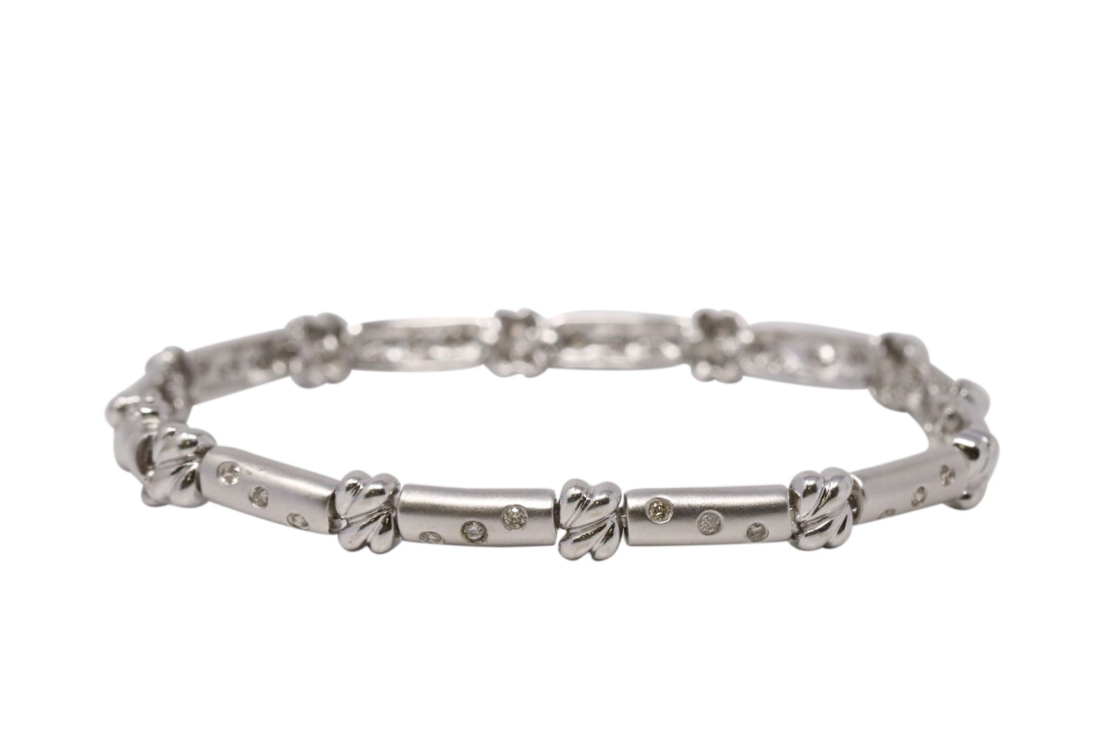14Kt White Gold Diamond Bracelet. (1 of 5)