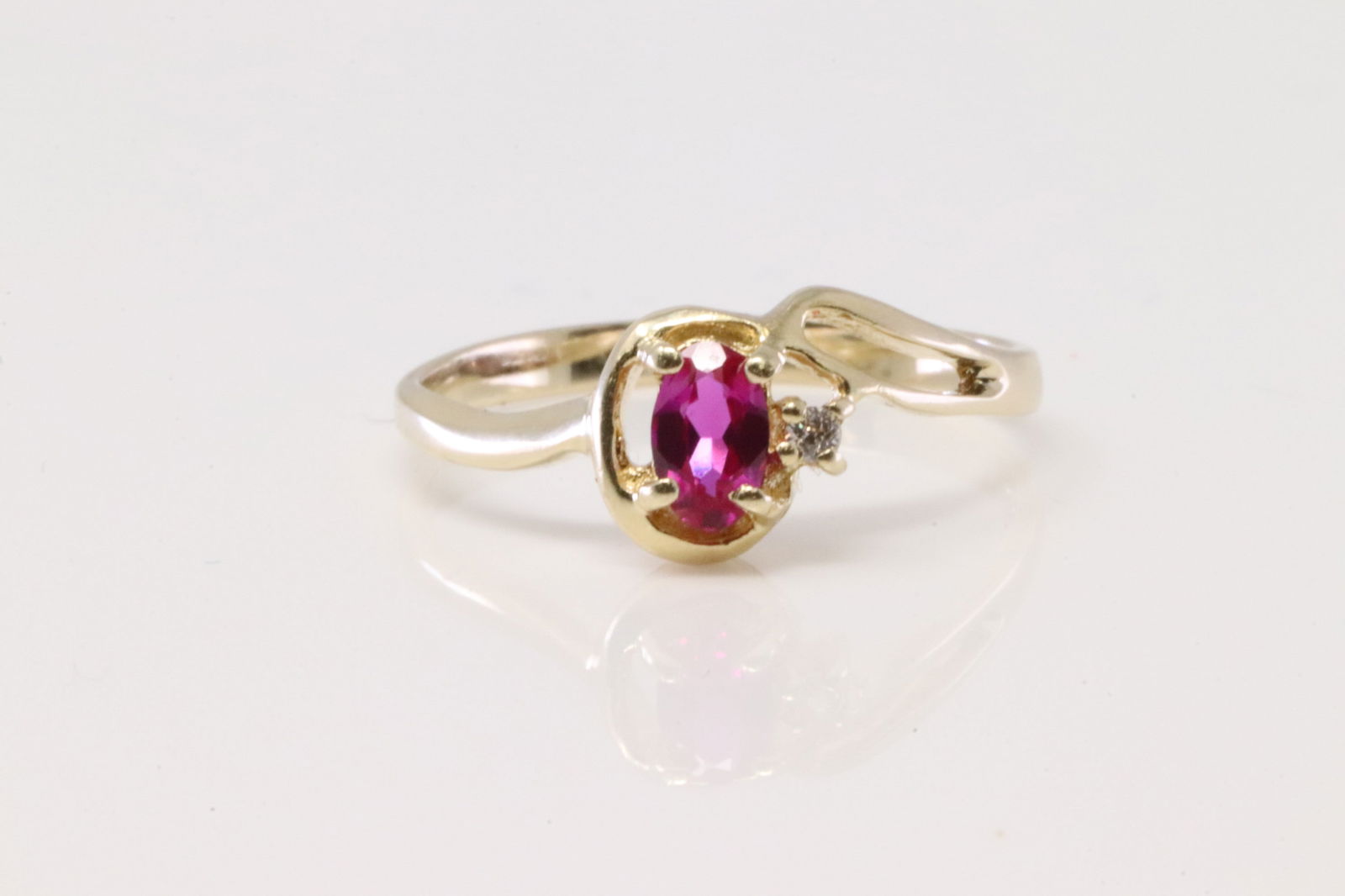 Ruby & Diamond Ring 14Kt. (1 of 4)