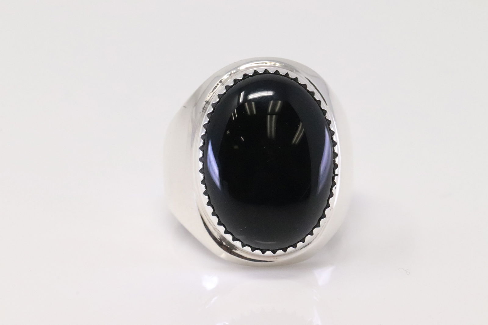 Native America Navajo Sterling Silver Black Onyx Ring By R. (1 of 4)