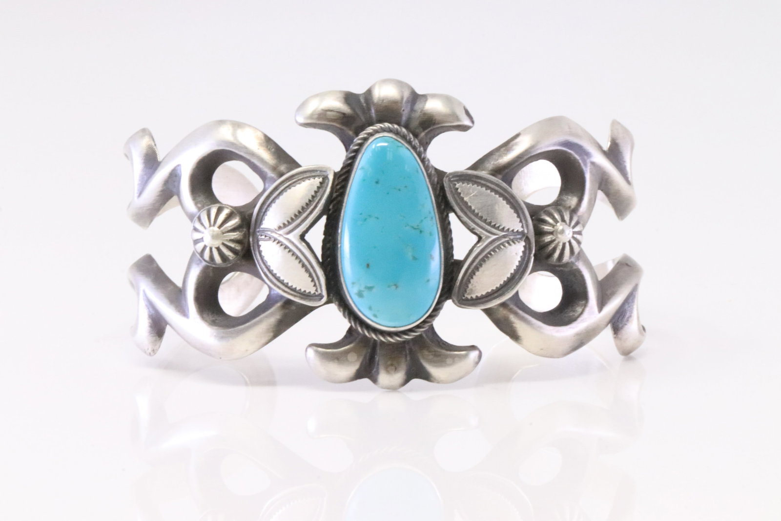 Native America Navajo Sterling Silver Turquoise Bracelet Cuff By Henry Morgan.: This is a Native America Navajo Sterling Silver Turquoise Bracelet Cuff By Henry Morgan.