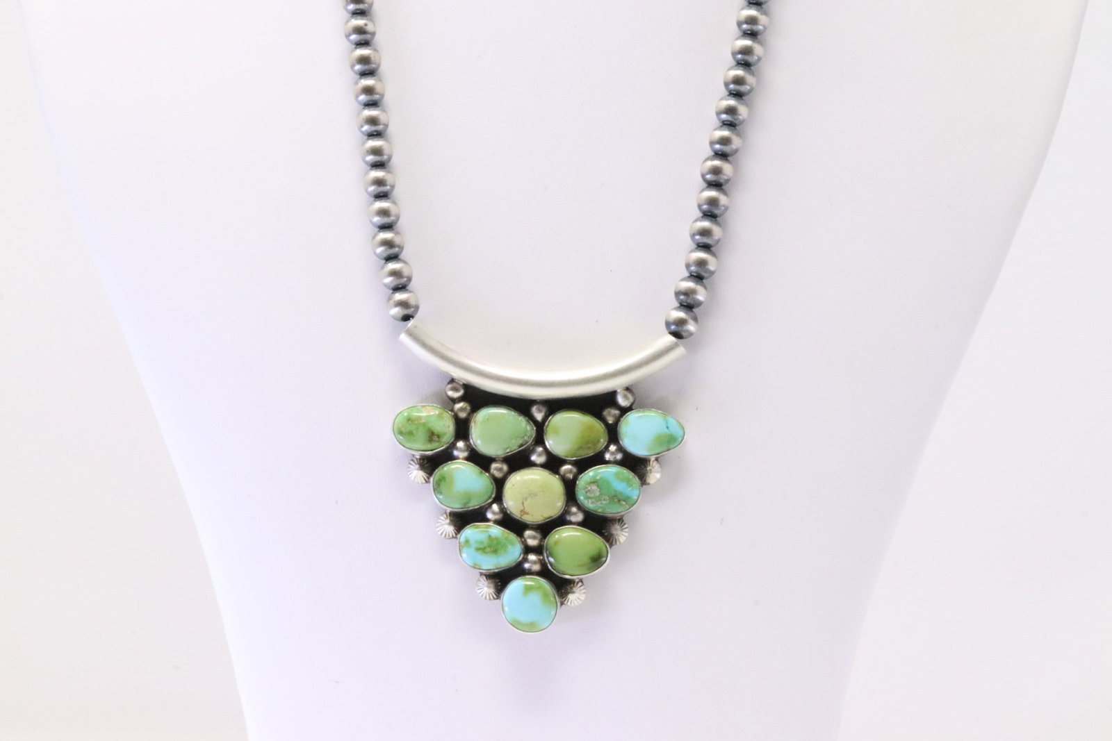 Native America Navajo Sterling Silver Sonora Gold Turquoise Necklace By Tom Lewis.: This is a Native America Navajo Sterling Silver Sonora Gold Turquoise Necklace By Tom Lewis.