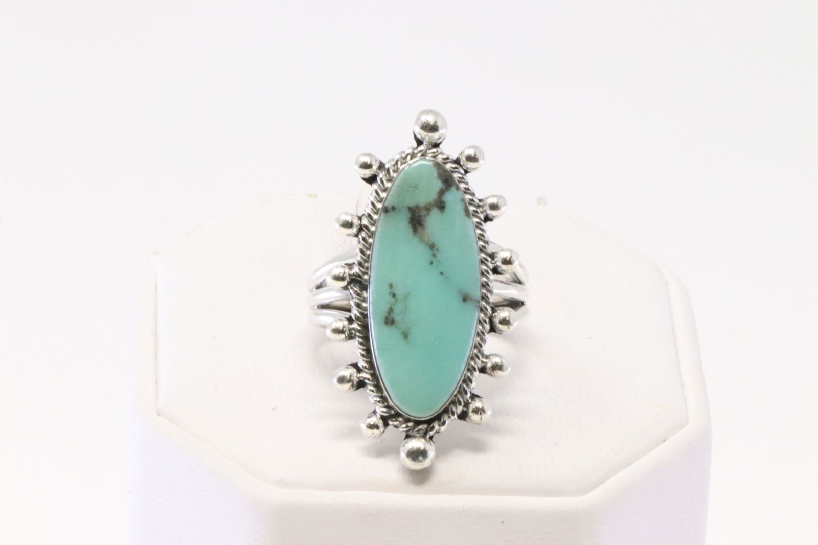 Native American Navajo Sterling Silver Turquoise Ring By Mike Smith.: This is a Native American Navajo Sterling Silver Turquoise Ring By Mike Smith. Ring size: 8.00.