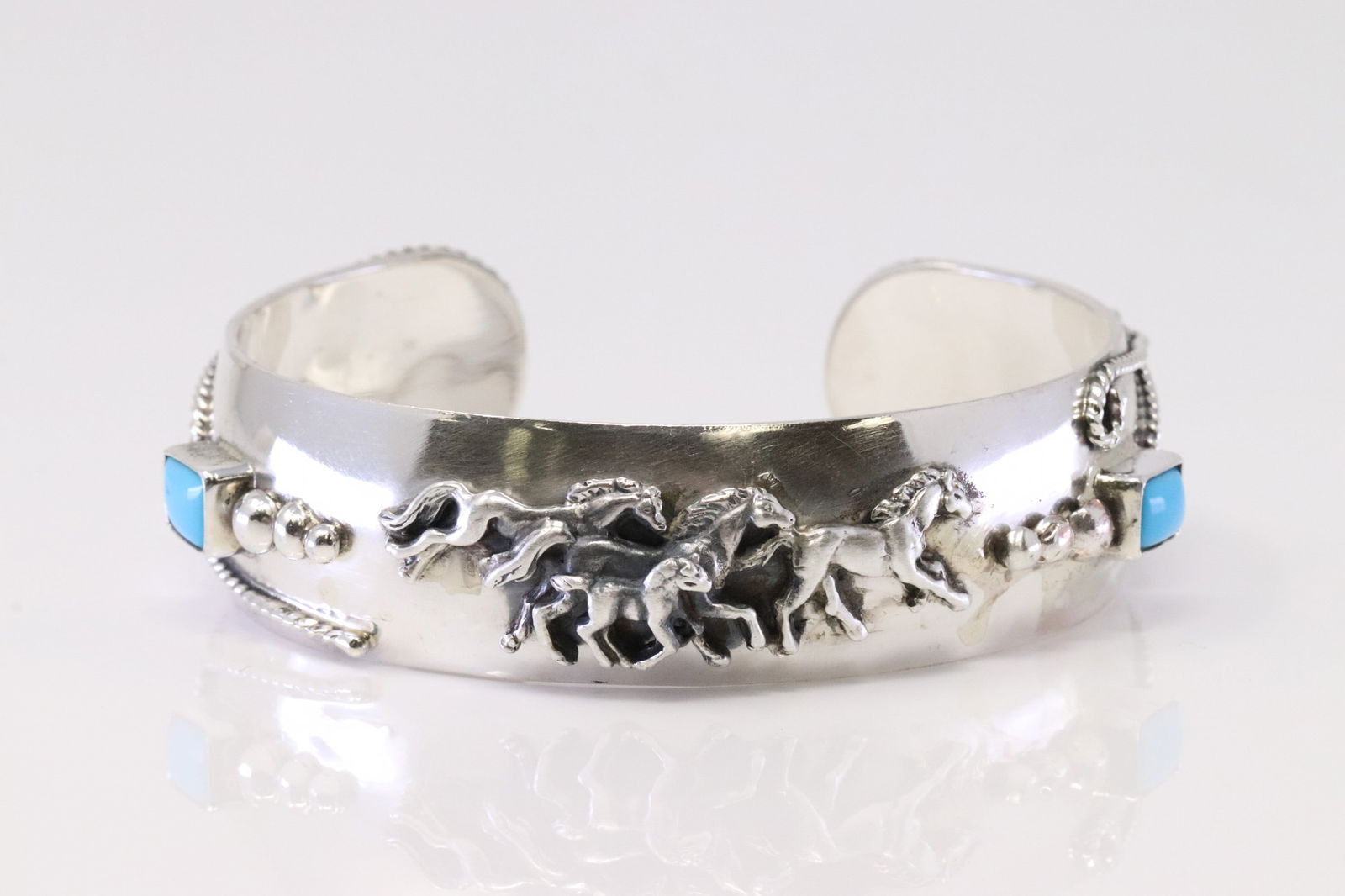 Native America Navajo Sterling Silver Turquoise Bracelet Cuff By Bobby Platero. (1 of 4)