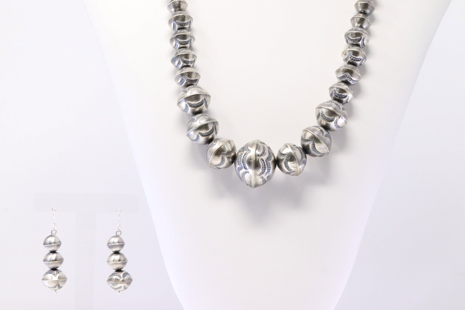 Native America Navajo Sterling Silver Pearl Beaded Stamped Necklace & Earring's Set.: This is a Native America Navajo Sterling Silver Pearl Beaded Stamped Necklace & Earring's Set. Necklac length: 22.00"