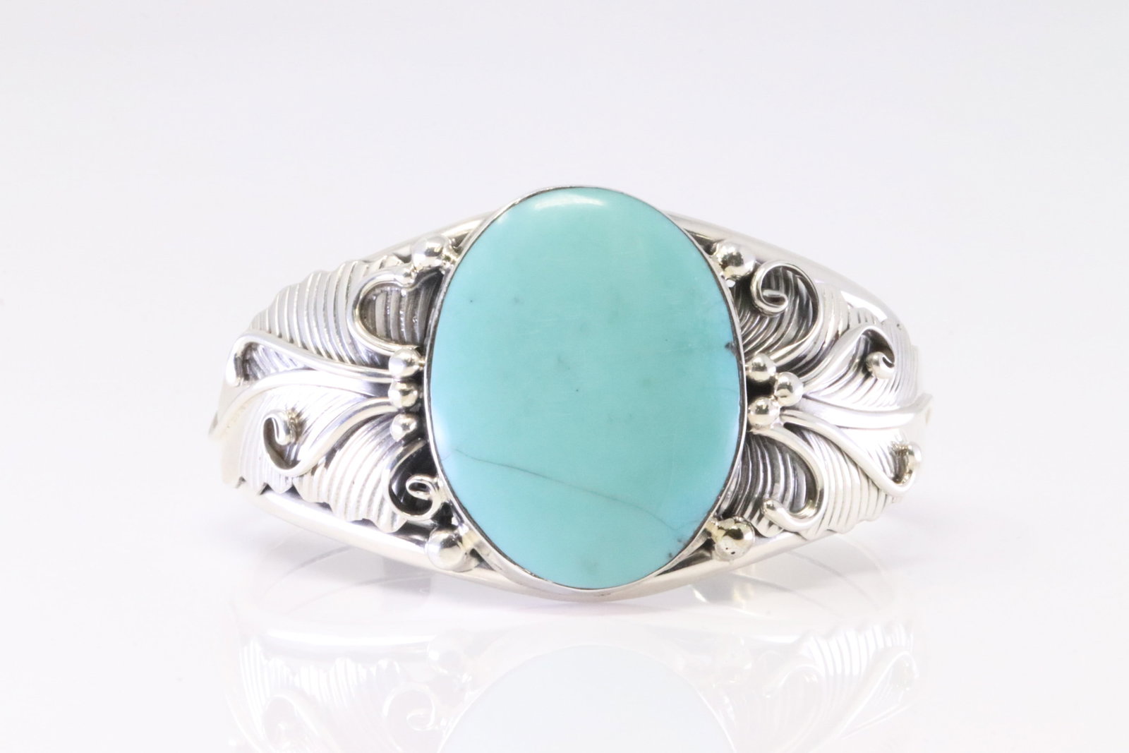 Native American Navajo Sterling Silver Turquoise Bracelet Cuff By Gilbert Smith.: This is a Native American Navajo Sterling Silver Turquoise Bracelet Cuff By Gilbert Smith.