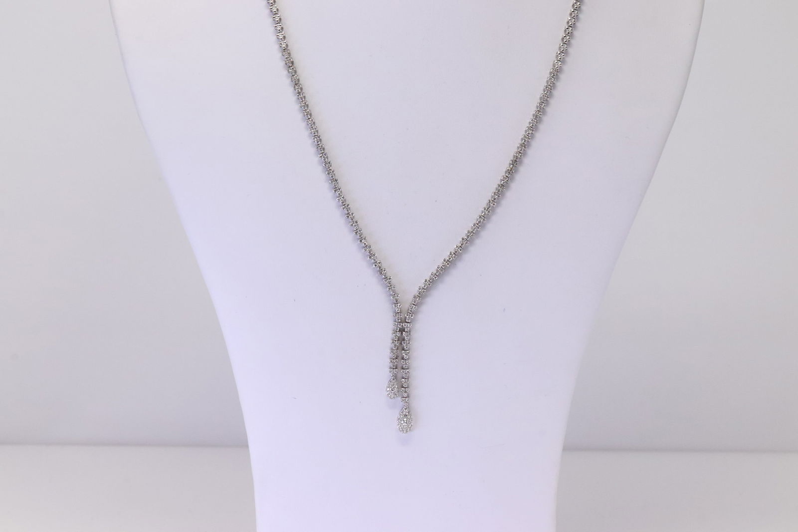 18Kt Diamond Necklace (1 of 7)