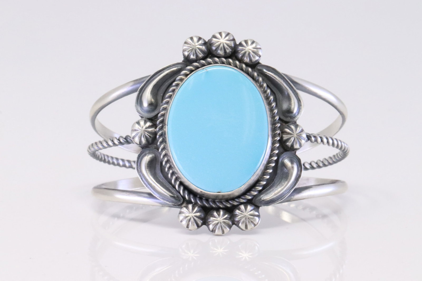 Native America Navajo Sterling Silver Turquoise Bracelet Cuff By Jeff James Jr.: This is a Native America Navajo Sterling Silver Turquoise Bracelet Cuff By Jeff James Jr.