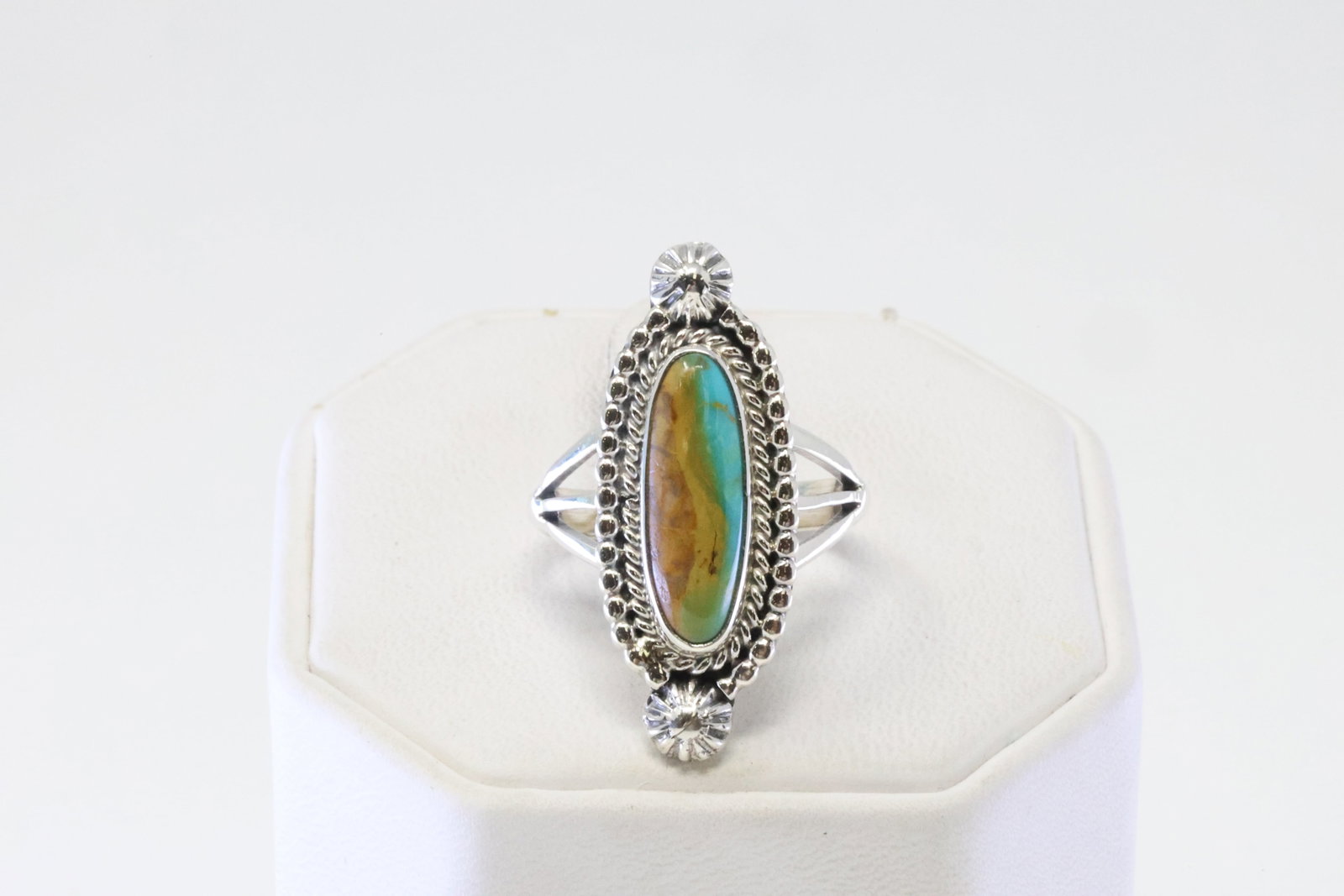Native American Navajo Sterling Silver Turquoise Ring By Samuel Yellowhair.: This is a Native American Navajo Sterling Silver Turquoise Ring By Samuel Yellowhair. Ring size: 8.50.