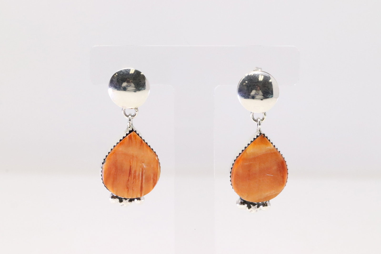 Native America Navajo Sterling Silver Spiny Oyster Post / Dangling Earring's By Selina Warner.: This is a Native America Navajo Sterling Silver Spiny Oyster Post / Dangling Earring's By Selina Warner.