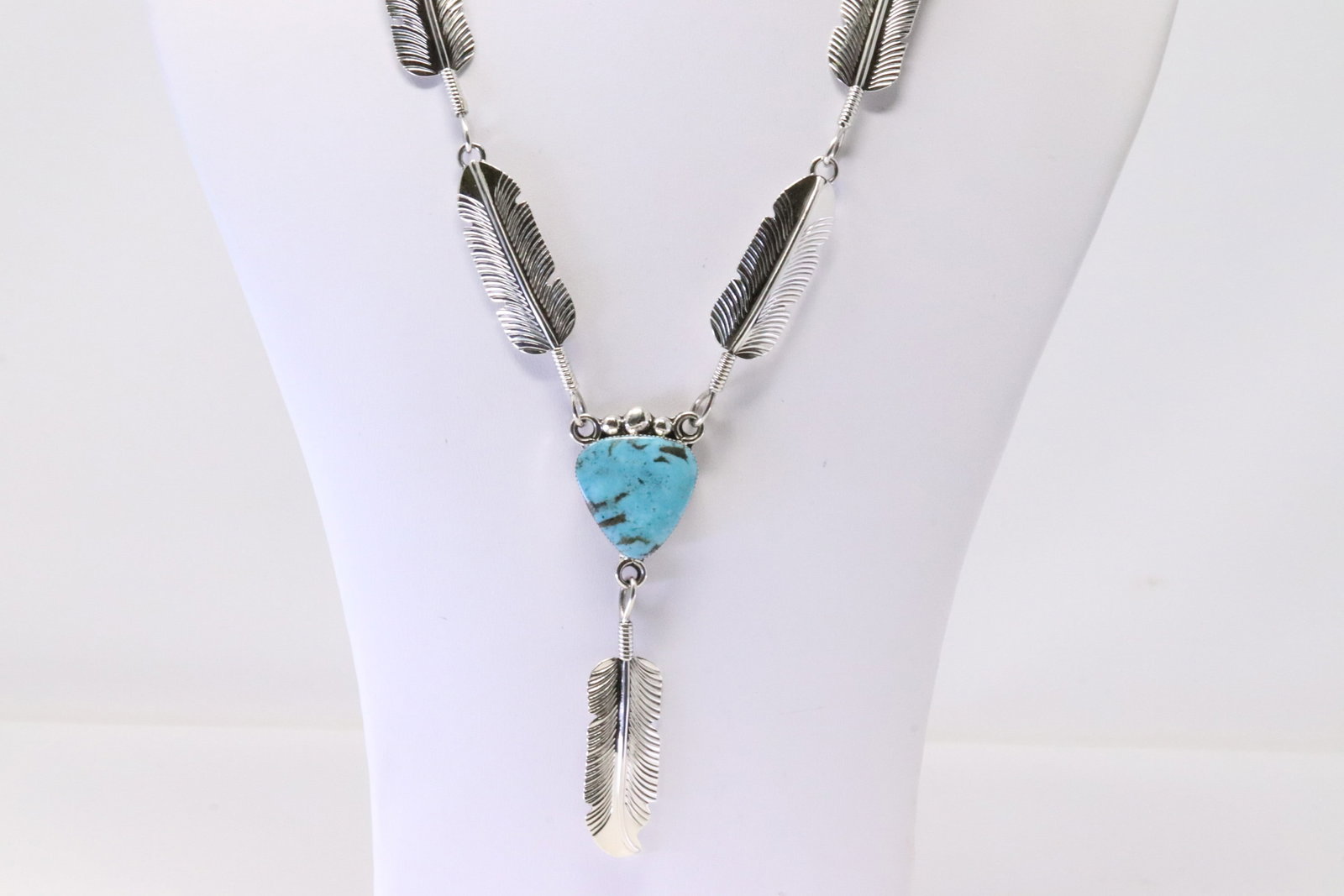 Native America Navajo Sterling Silver Turquoise Necklace By Gilbert Smith.: This is a Native America Navajo Sterling Silver Turquoise Necklace By Gilbert Smith. Necklace length: 18.00"