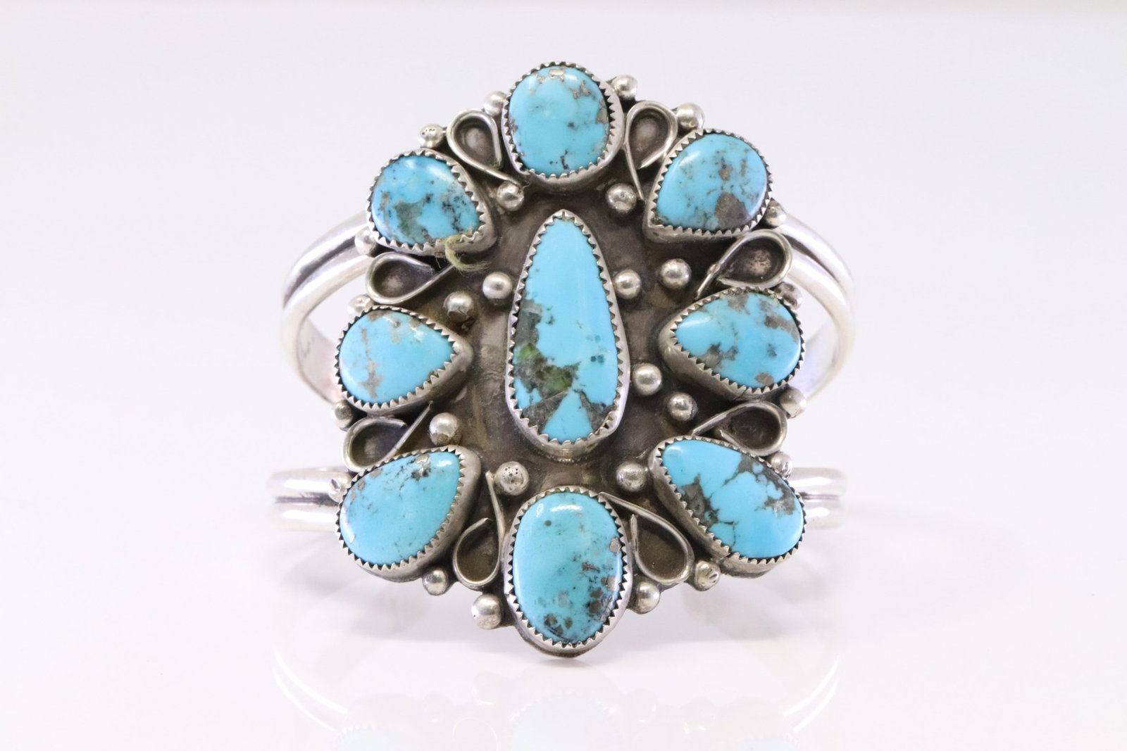 Native America Navajo Sterling Silver Number 8 Turquoise Bracelet Cuff By Rena Shelly.: This is a Native America Navajo Sterling Silver Number 8 Turquoise Bracelet Cuff By Rena Shelly. Total weight: 73.20 Grams.