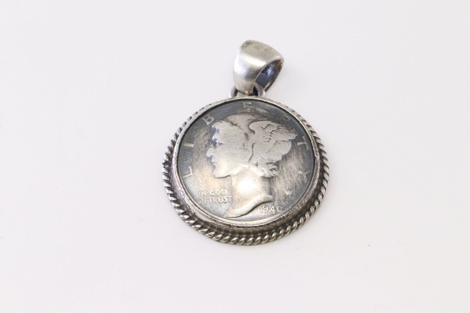 Native America Navajo Sterling Silver Mercury Dime Pendant By P.Skeets. (1 of 3)