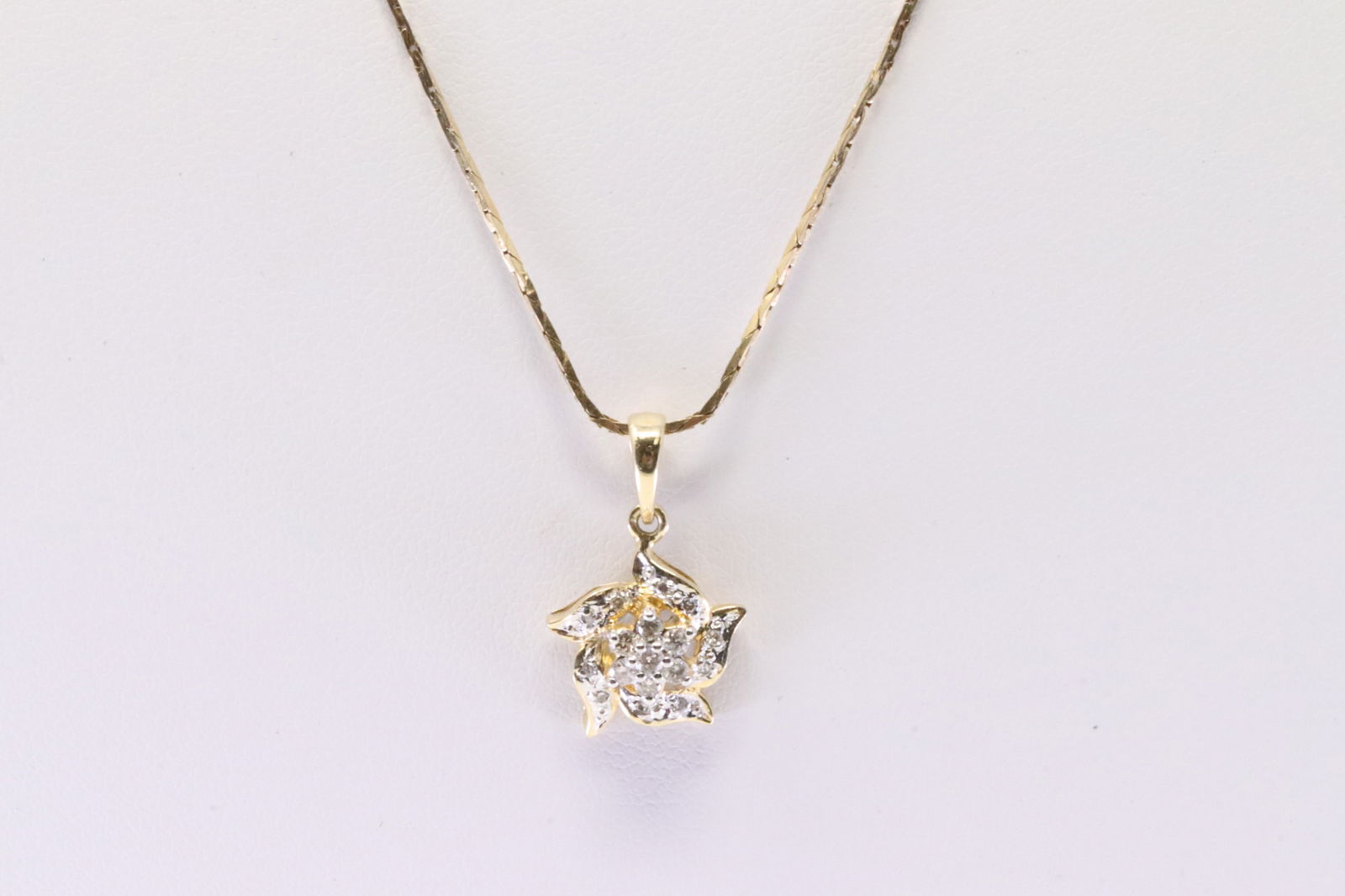 14Kt Ladies Diamond Charm w/ Necklace (1 of 4)