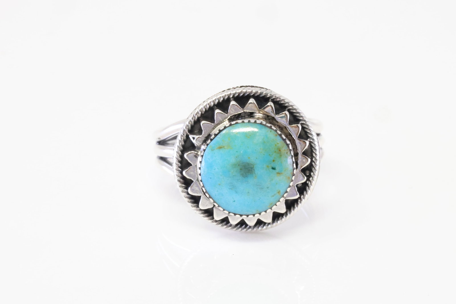 Native America Navajo Sterling Silver Turquoise Ring By Daniel Dakai.: This is a Native America Navajo Sterling Silver Turquoise Ring By Daniel Dakai. Ring size: 7.50.
