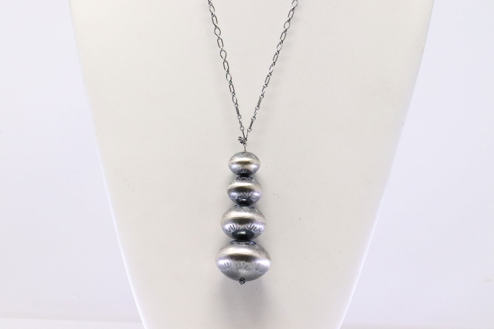 Native America Navajo Sterling Silver Beaded Pendant / Necklace. (1 of 4)