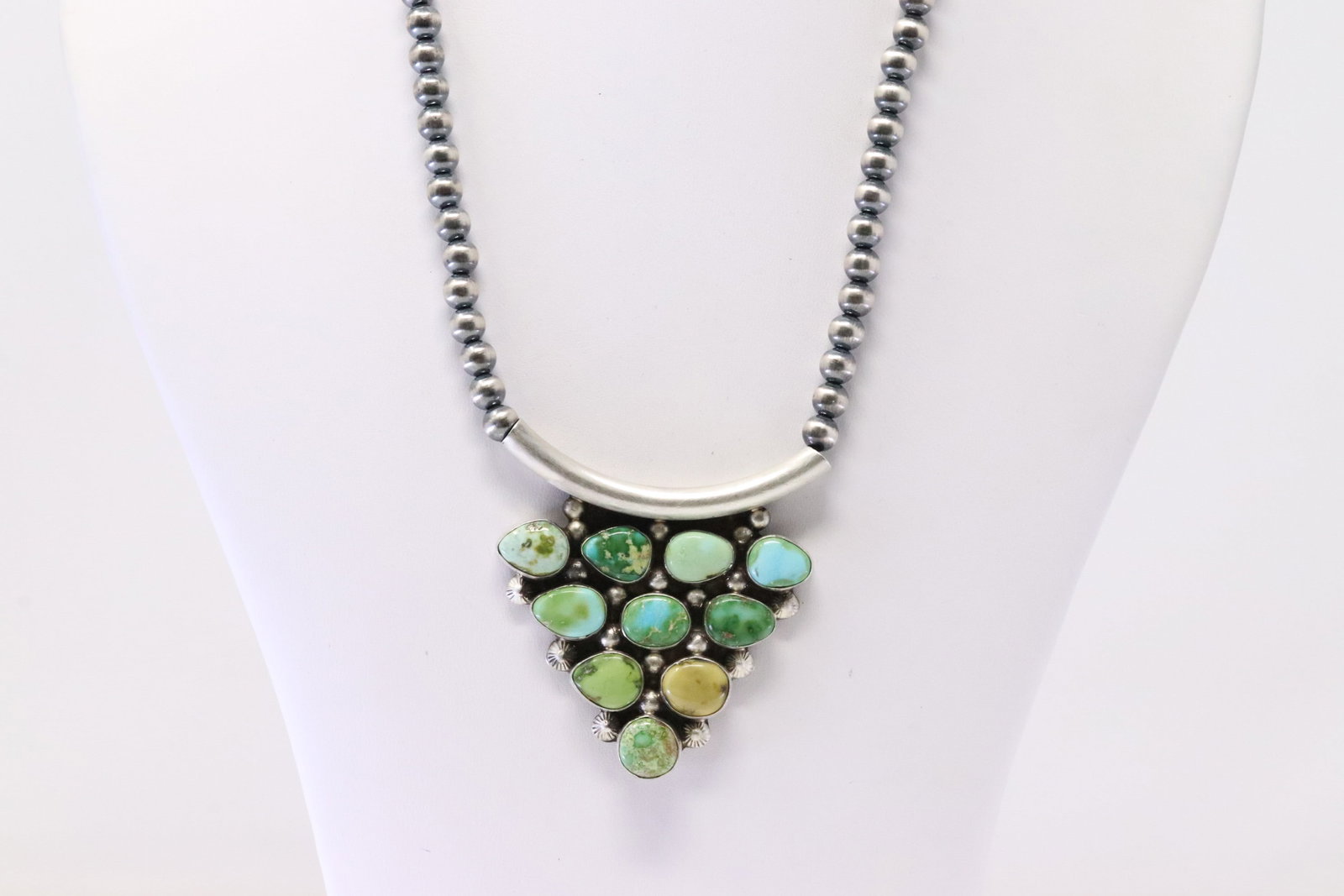 Native America Navajo Sterling Silver Sonora Gold Turquoise Necklace By Tom Lewis.: This is a Native America Navajo Sterling Silver Sonora Gold Turquoise Necklace By Tom Lewis. Necklace length: 16.00"