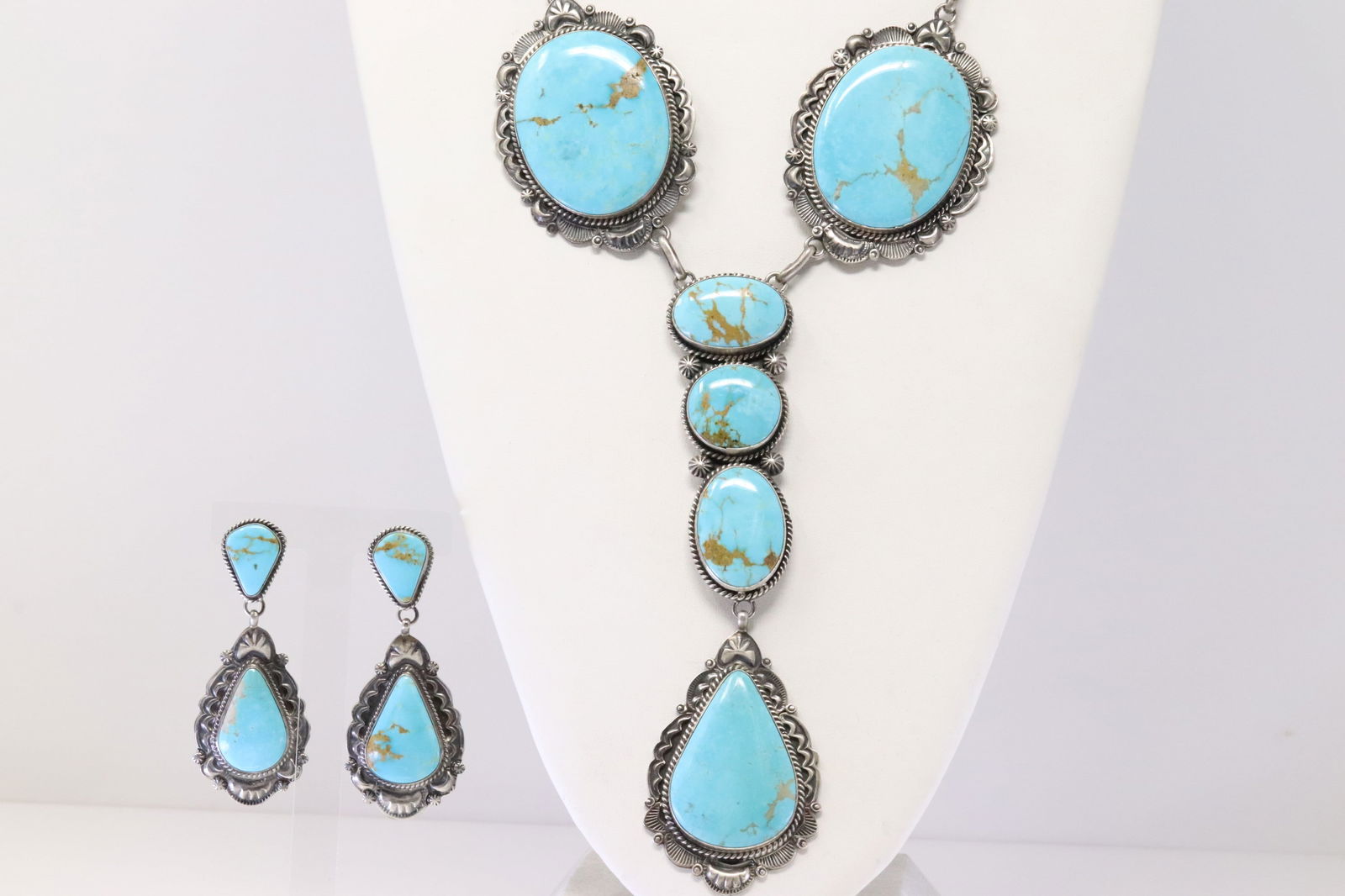 Native America Navajo Sterling Silver Kingman Turquoise Necklace & Earring's Set By Robert Shakey. (1 of 6)