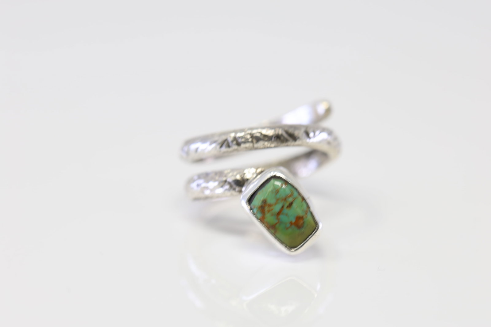 Native America Zuni Sterling Silver Turquoise Ring By Jude Delgarito.: This is a Native America Zuni Sterling Silver Turquoise Ring By Jude Delgarito. Ring size: 9.50.