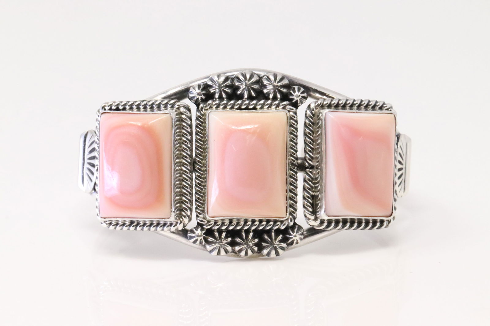 Native America Navajo Sterling Silver Pink Concho Shell Bracelet Cuff By R.D. (1 of 4)
