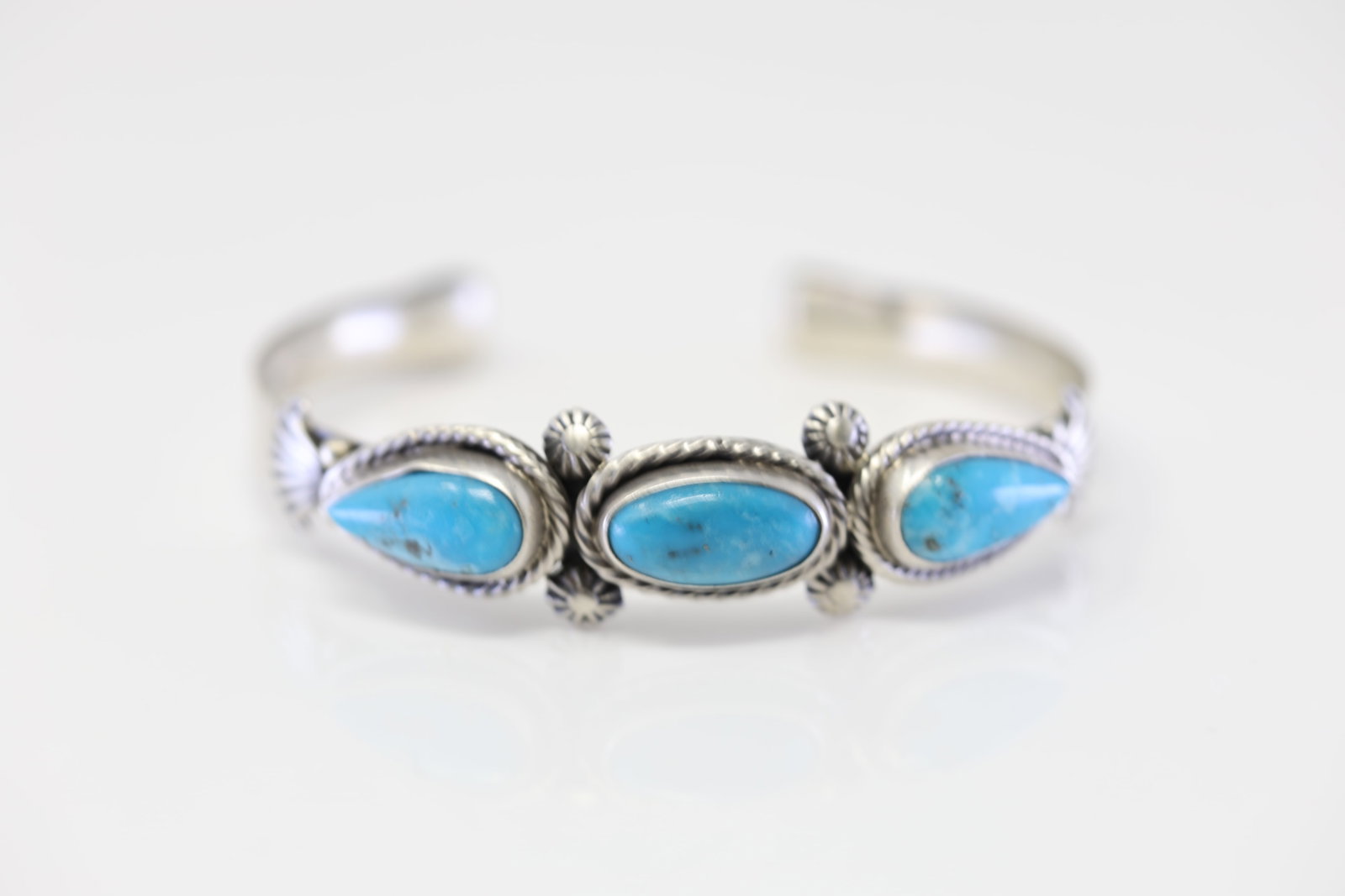 Native America Navajo Sterling Silver Turquoise Bracelet Cuff By Bobby Platero.: This is a Native America Navajo Sterling Silver Turquoise Bracelet Cuff By Bobby Platero.