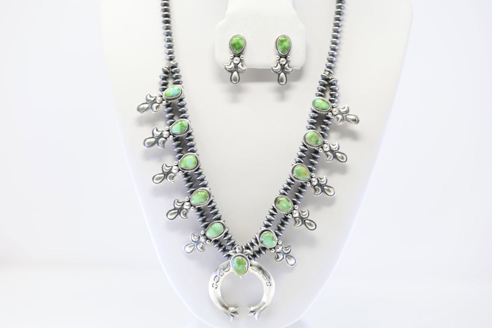 Native American Navajo Sterling Silver Sonora Gold Squash Blossom Necklace & Earring's Set By Paige: This is a Native American Navajo Sterling Silver Sonora Gold Squash Blossom Necklace & Earring's Set By Paige Gordan. Necklace length: 20.00"