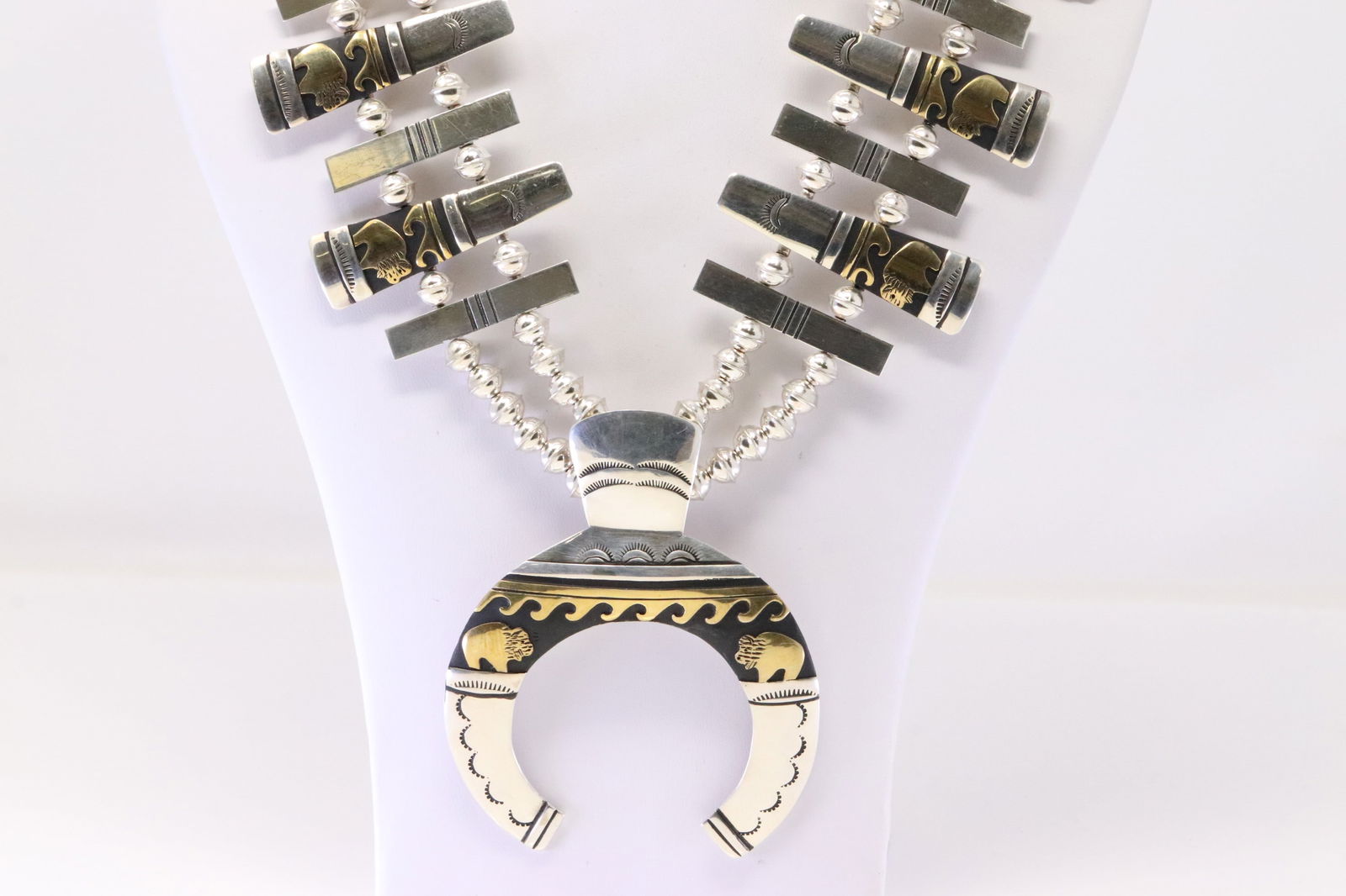 Native America Navajo Sterling Silver Buffalo Squash Necklace By Thomas Singer. (1 of 5)