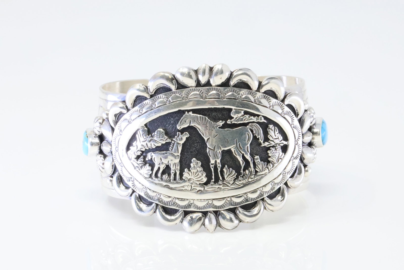 Native America Navajo Sterling Silver Turquoise Horse Bracelet Cuff By R.W.: This is a Native America Navajo Sterling Silver Turquoise Horse Bracelet Cuff By R.W. Total weight: 108.50 Grams.