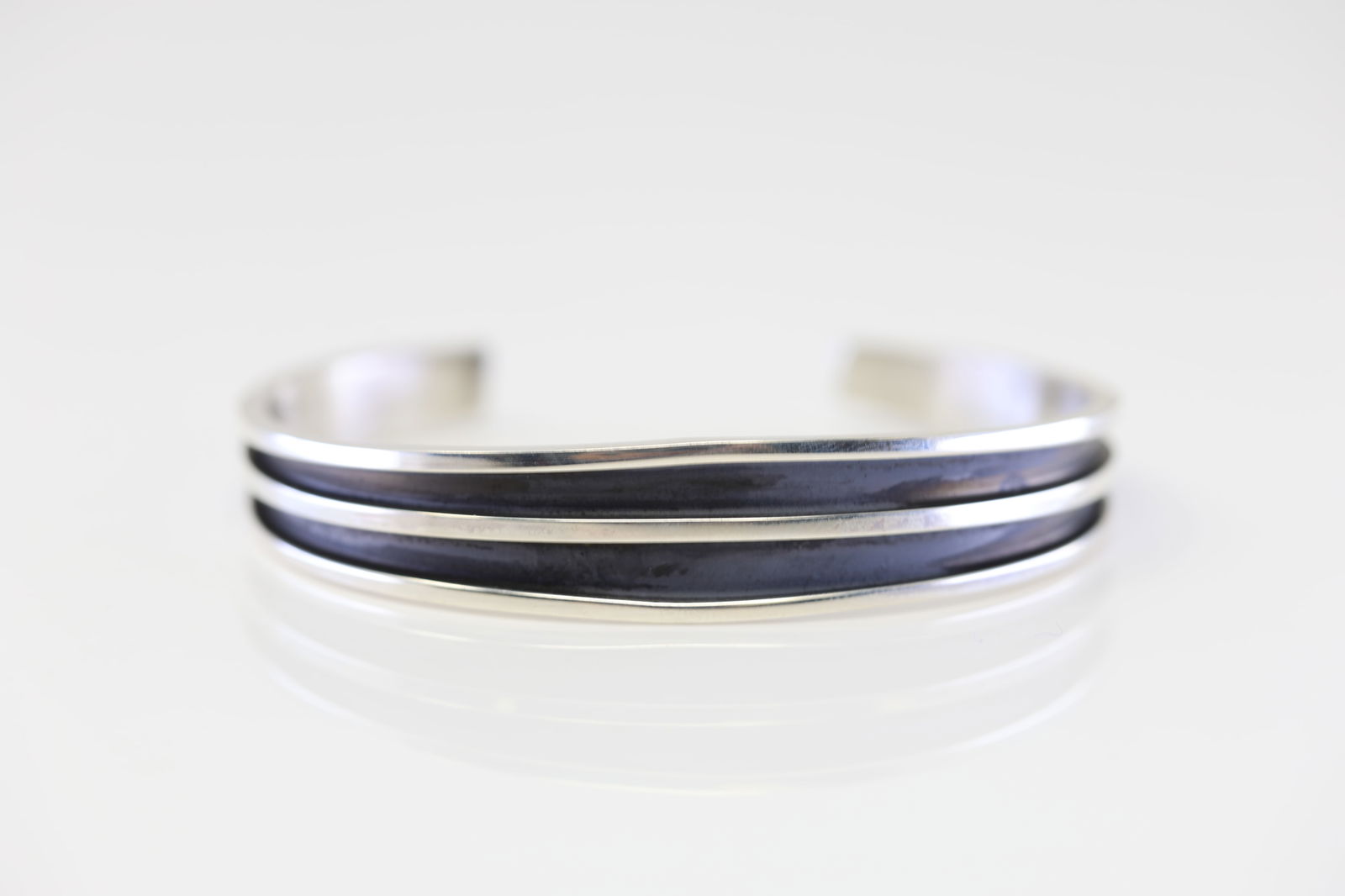 Native America Navajo Sterling Silver Bracelet Cuff By Tom Hawk. (1 of 4)