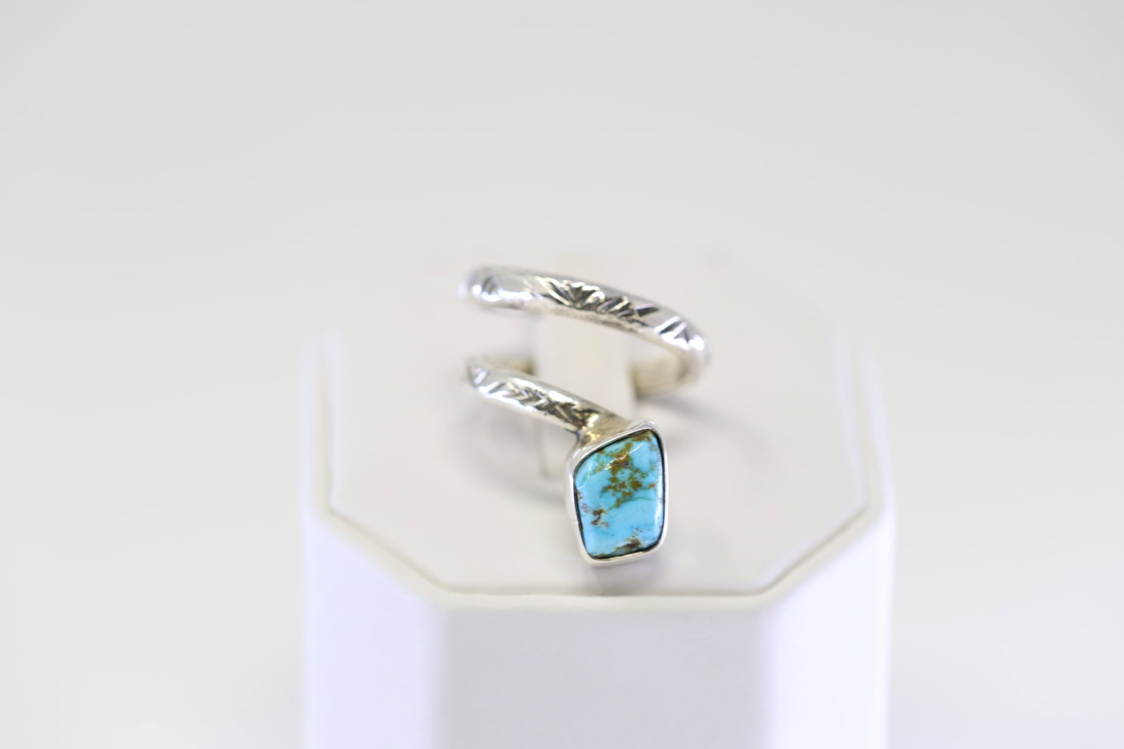 Native America Zuni Sterling Silver Turquoise Ring By Jude Candelaria.: This is a Native America Zuni Sterling Silver Turquoise Ring By Jude Candelaria. Ring size: 9.00.