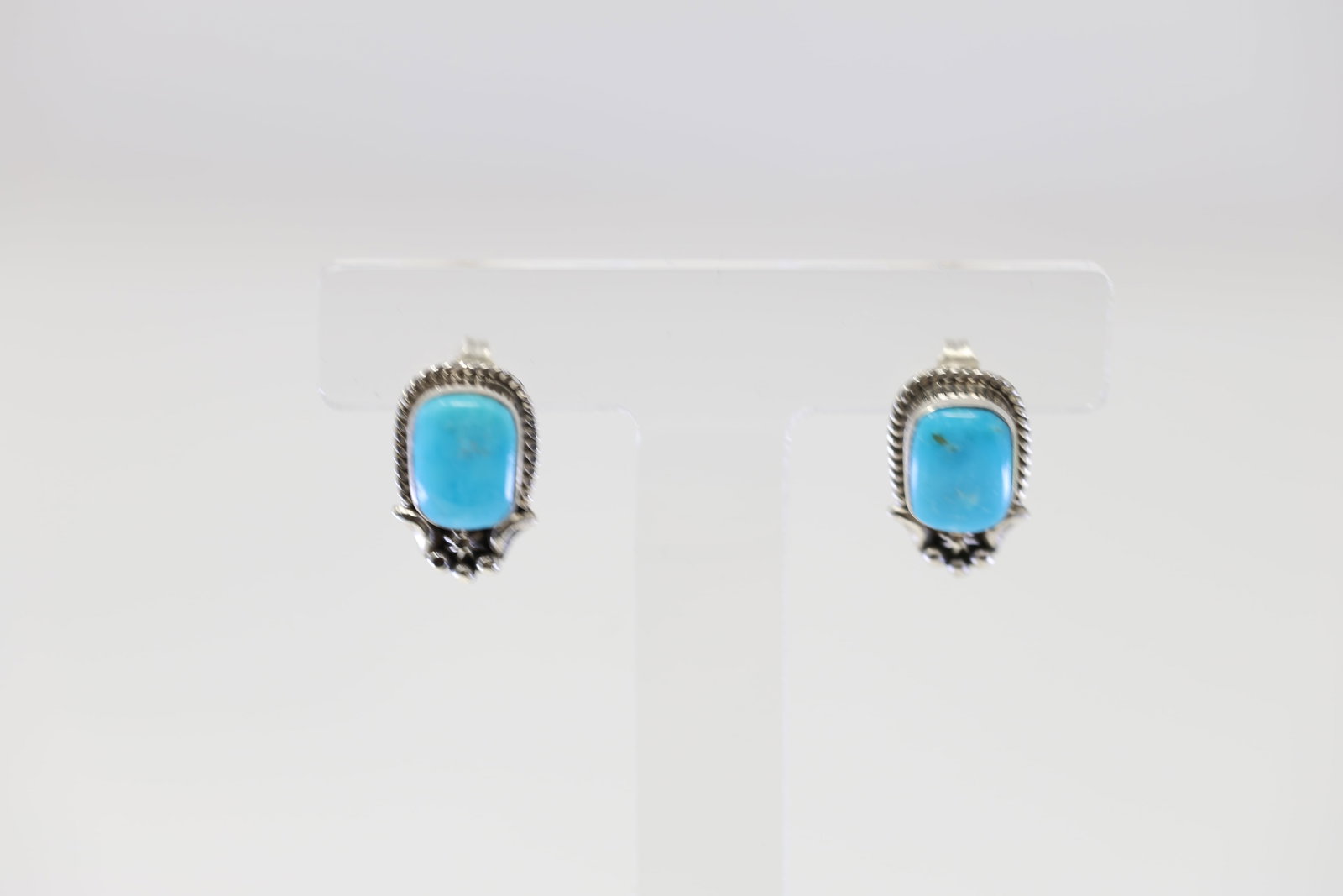 Native America Navajo Sterling Silver Turquoise Post Earring's By Etta Larry.: This is a Native America Navajo Sterling Silver Turquoise Post Earring's By Etta Larry.