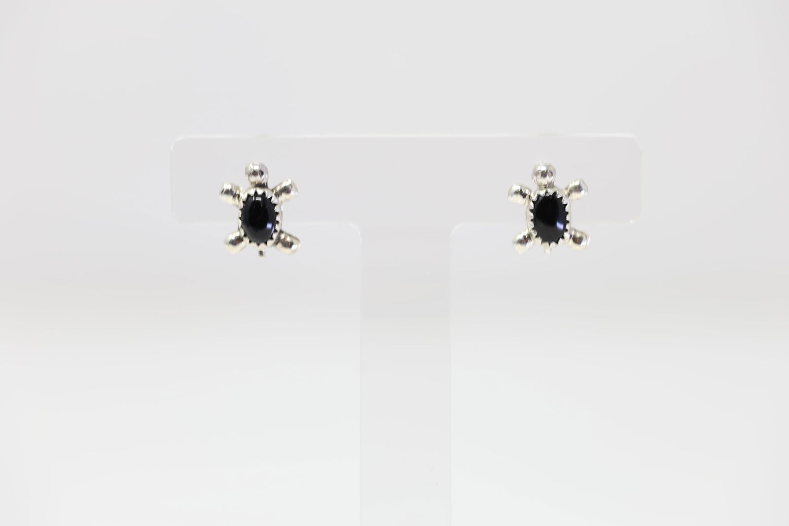 Native America Navajo Sterling Silver Black Onyx Turtle Post Earring's. (1 of 4)