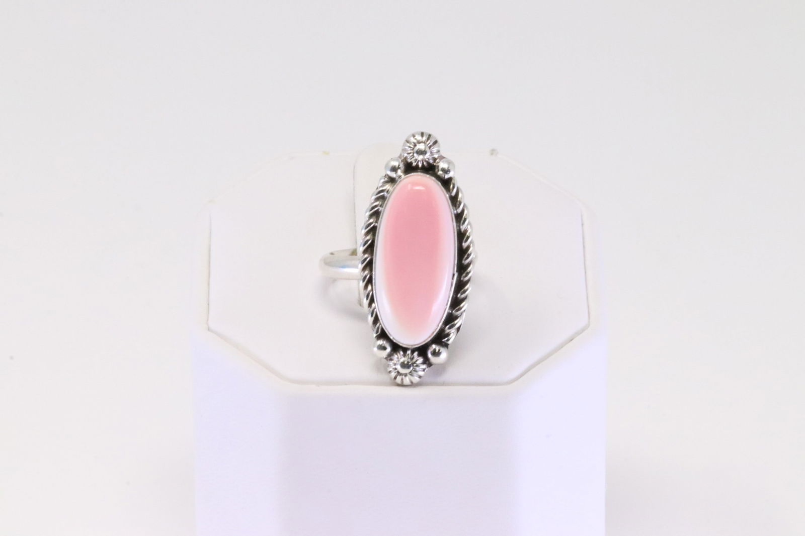 Native America Navajo Sterling Silver Pink Concho Shell Ring By Robert Shakey. (1 of 4)