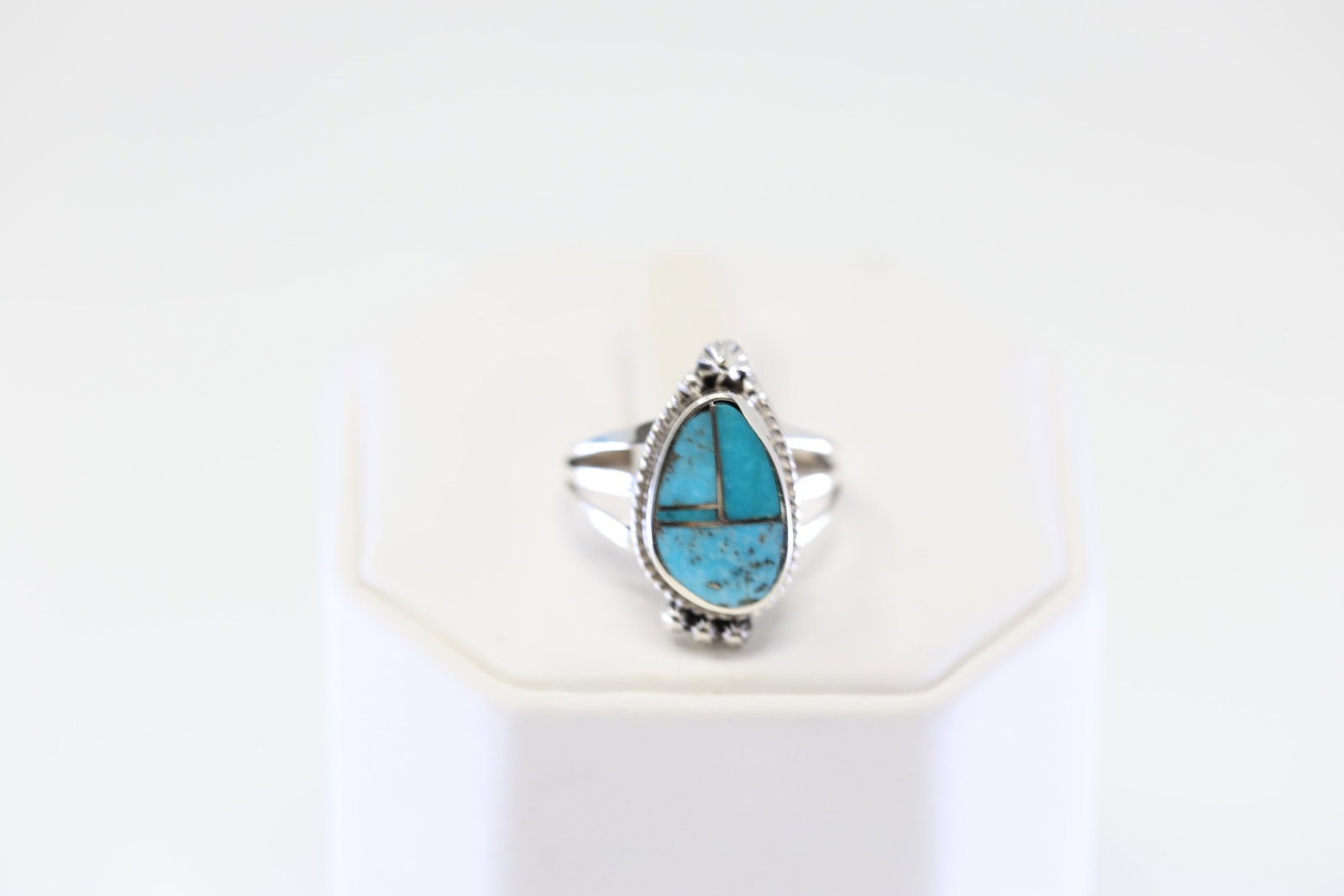 Native American Navajo Sterling Silver Turquoise Inlay Ring By James Manygoat.: This is a Native American Navajo Sterling Silver Turquoise Inlay Ring By James Manygoat. Ring size: 8.00.