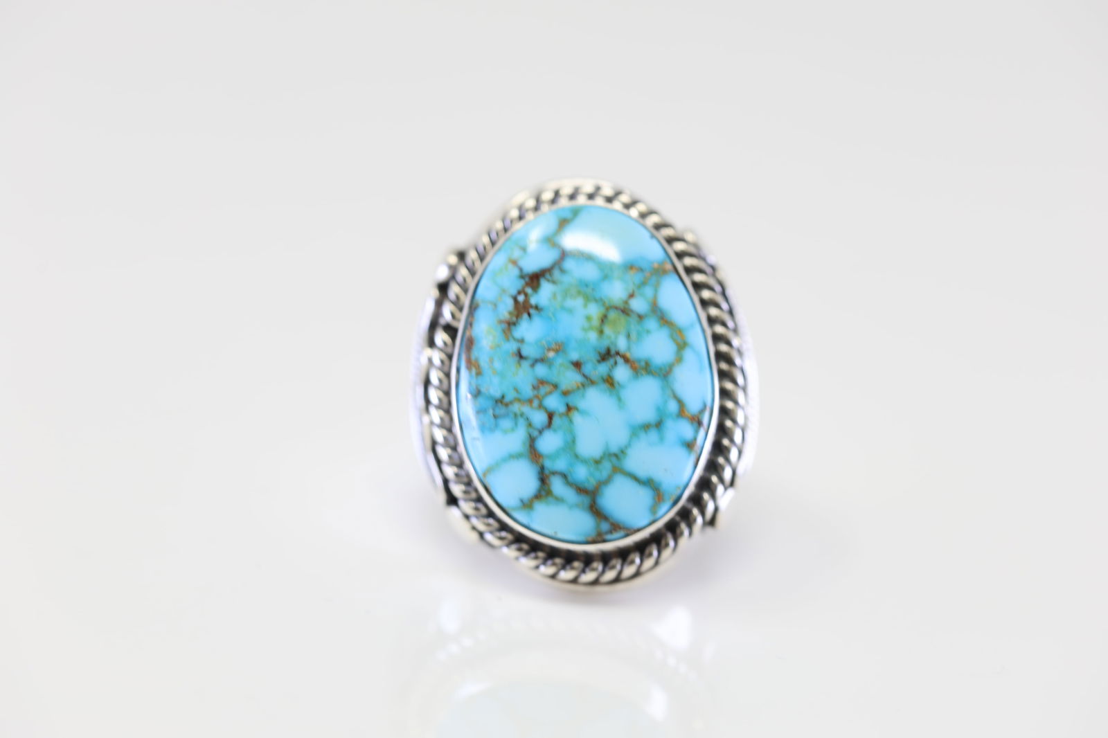 Native American Navajo Sterling Silver Kingman Turquoise Ring. (1 of 4)