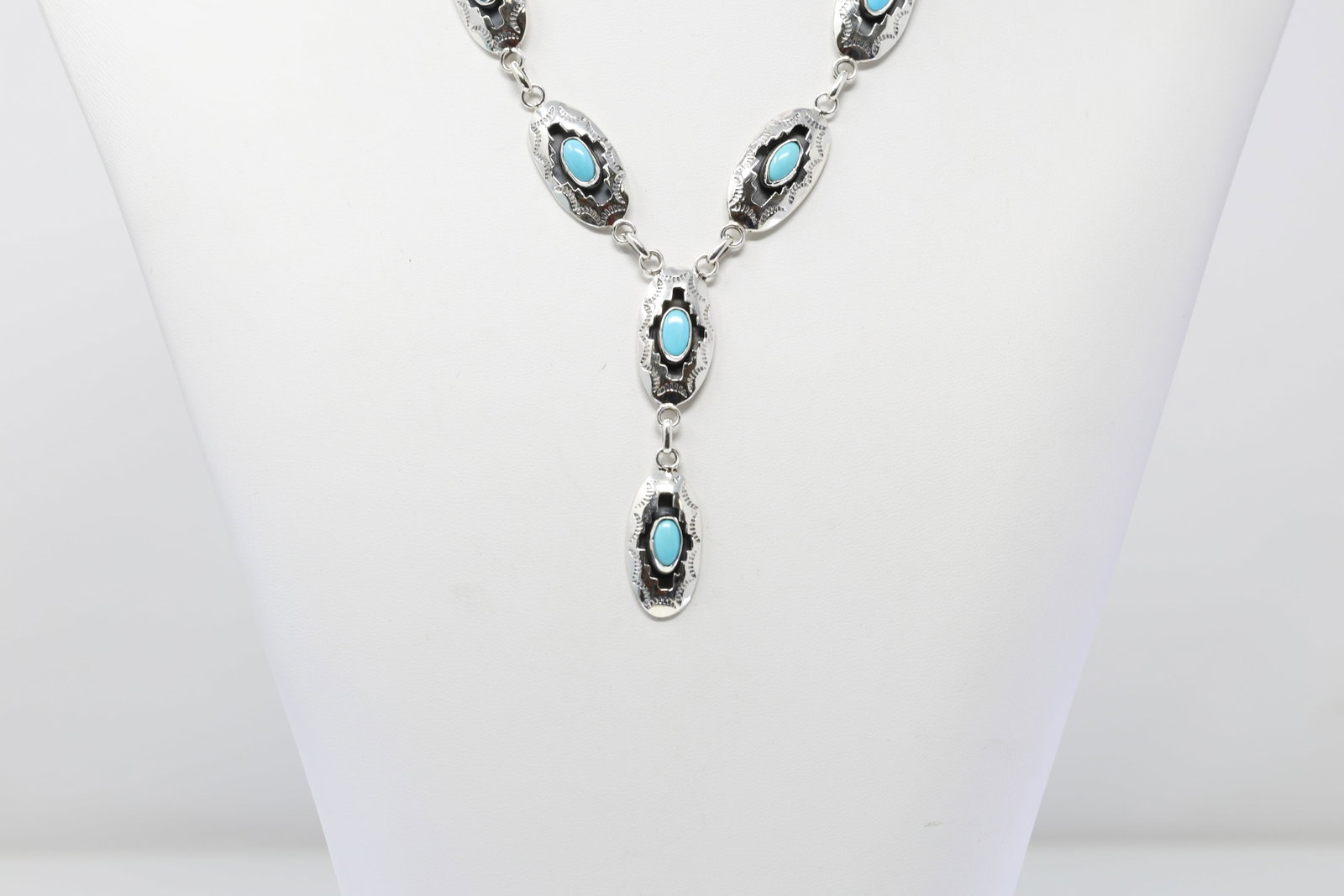 Native America Navajo Sterling Silver Turquoise Necklace By Bobby Platero.: This is a Native America Navajo Sterling Silver Turquoise Necklace By Bobby Platero. Necklace length: 18.00"