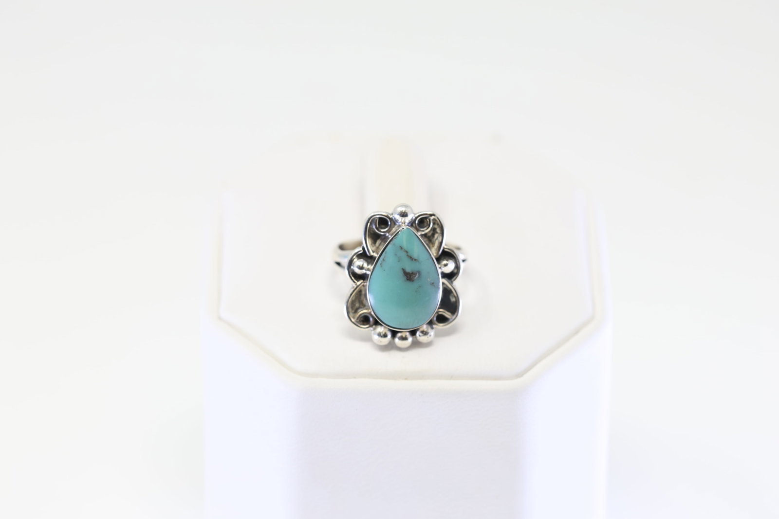 Native America Navajo Sterling Silver Turquoise Ring By Sheena Jack.: This is a Native America Navajo Sterling Silver Turquoise Ring By Sheena Jack. Ring size: 6.00.