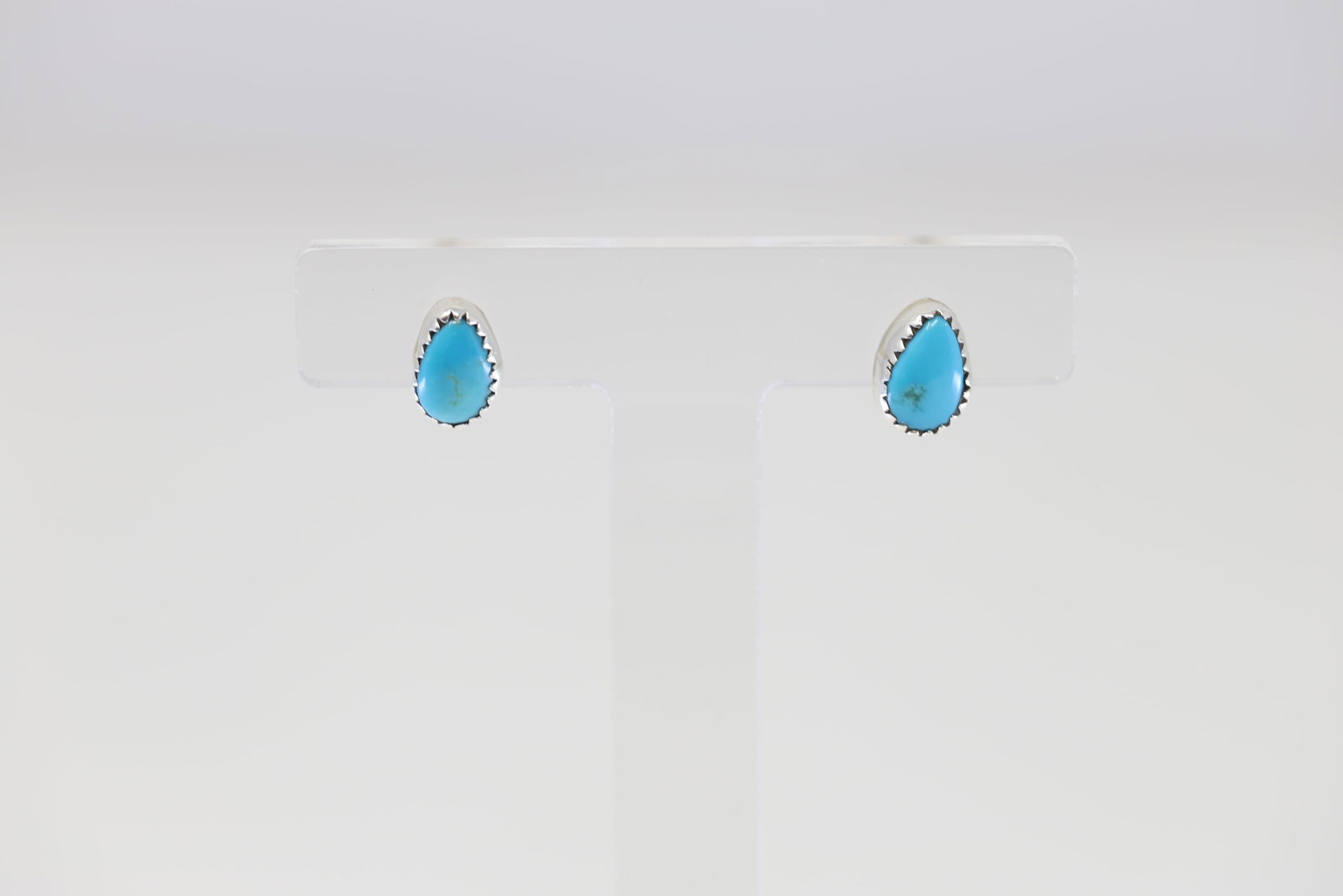 Native America Navajo Sterling Silver Turquoise Post Earring's By Ray Toth.: This is a Native America Navajo Sterling Silver Turquoise Post Earring's By Ray Toth.