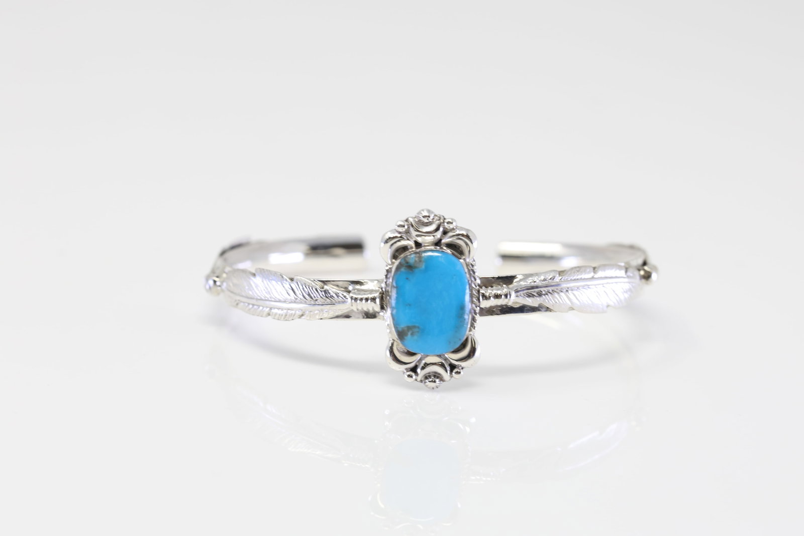 Native America Navajo Sterling Silver Turquoise Bracelet Cuff By Bobby Platero.: This is a Native America Navajo Sterling Silver Turquoise Bracelet Cuff By Bobby Platero.