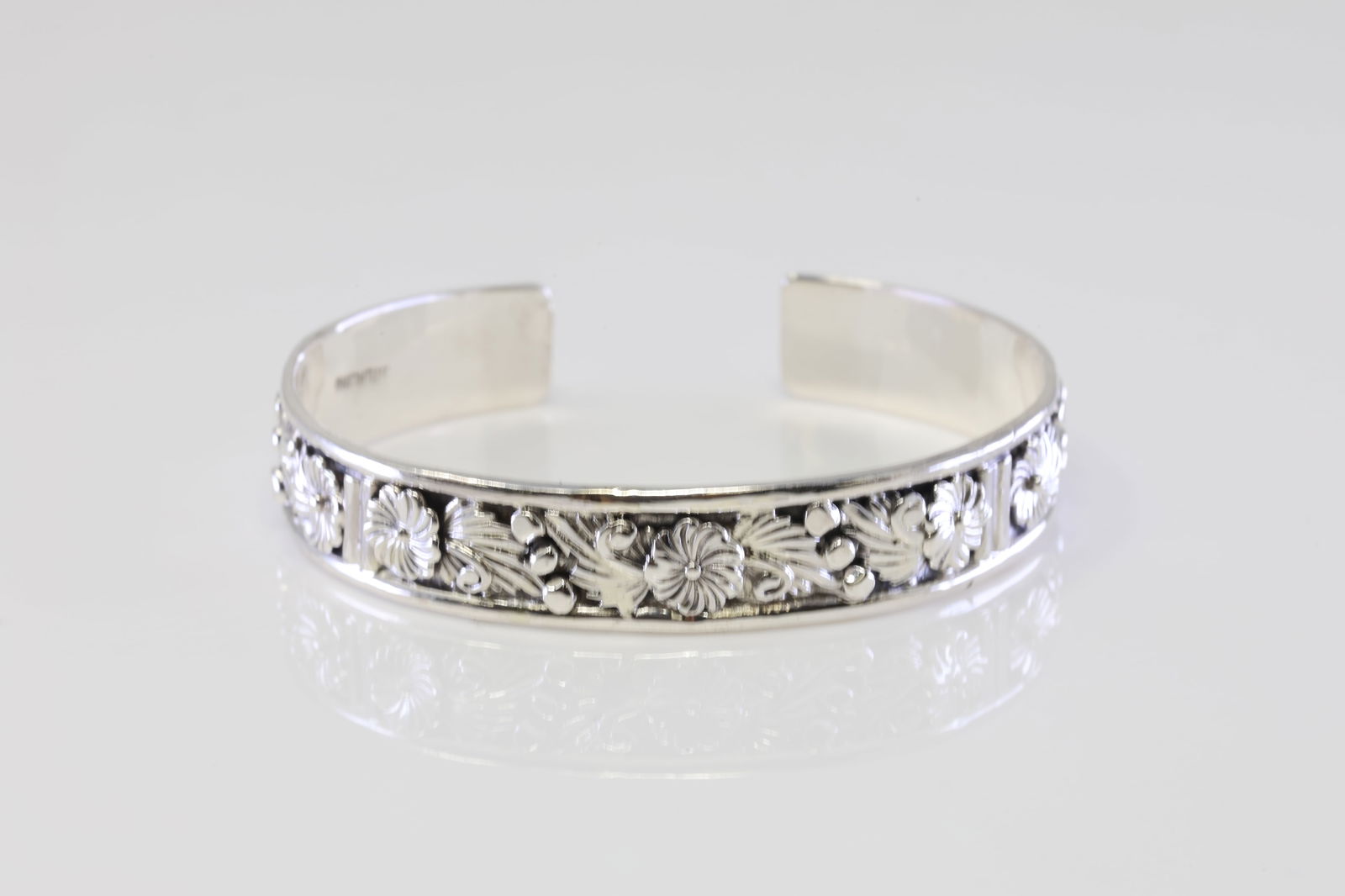 Native America Navajo Sterling Silver Floral Bracelet Cuff By Tom Dinetso. (1 of 4)