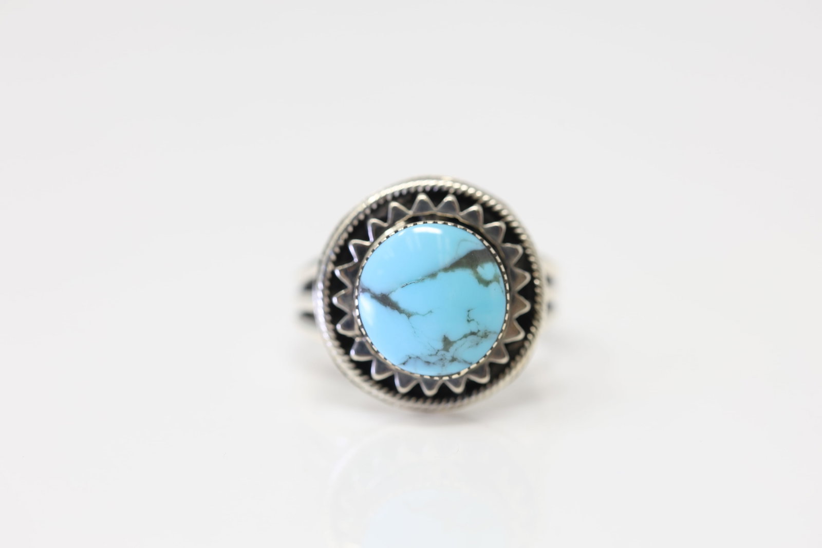 Native America Navajo Sterling Silver Turquoise Ring By Daniel Dakai.: This is a Native America Navajo Sterling Silver Turquoise Ring By Daniel Dakai. Ring size: 7.50.