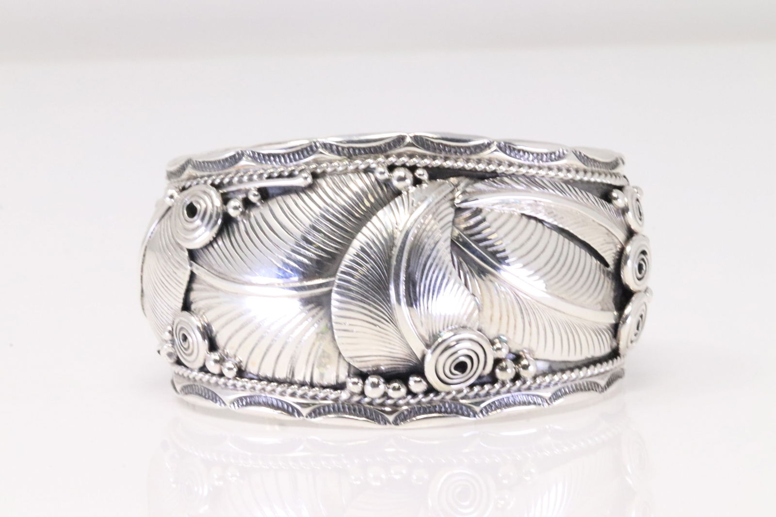 Native America Navajo Sterling Silver Bracelet Cuff By Darrell Morgan. (1 of 4)