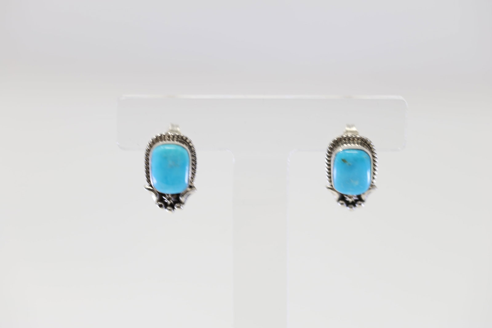 Native America Navajo Sterling Silver Turquoise Post Earring's By Etta Larry.: This is a Native America Navajo Sterling Silver Turquoise Post Earring's By Etta Larry.