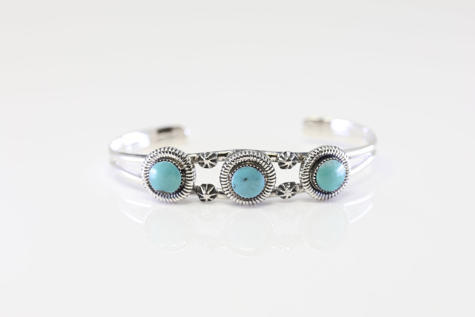 Native America Navajo Sterling Silver Turquoise Bracelet Cuff By Dorothy Lee.: This is a Native America Navajo Sterling Silver Turquoise Bracelet Cuff By Dorothy Lee.