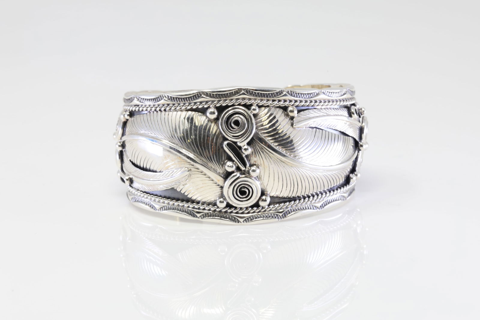 Native American Navajo Sterling Silver Bracelet Leaf Cuff By Darrell Morgan. (1 of 4)