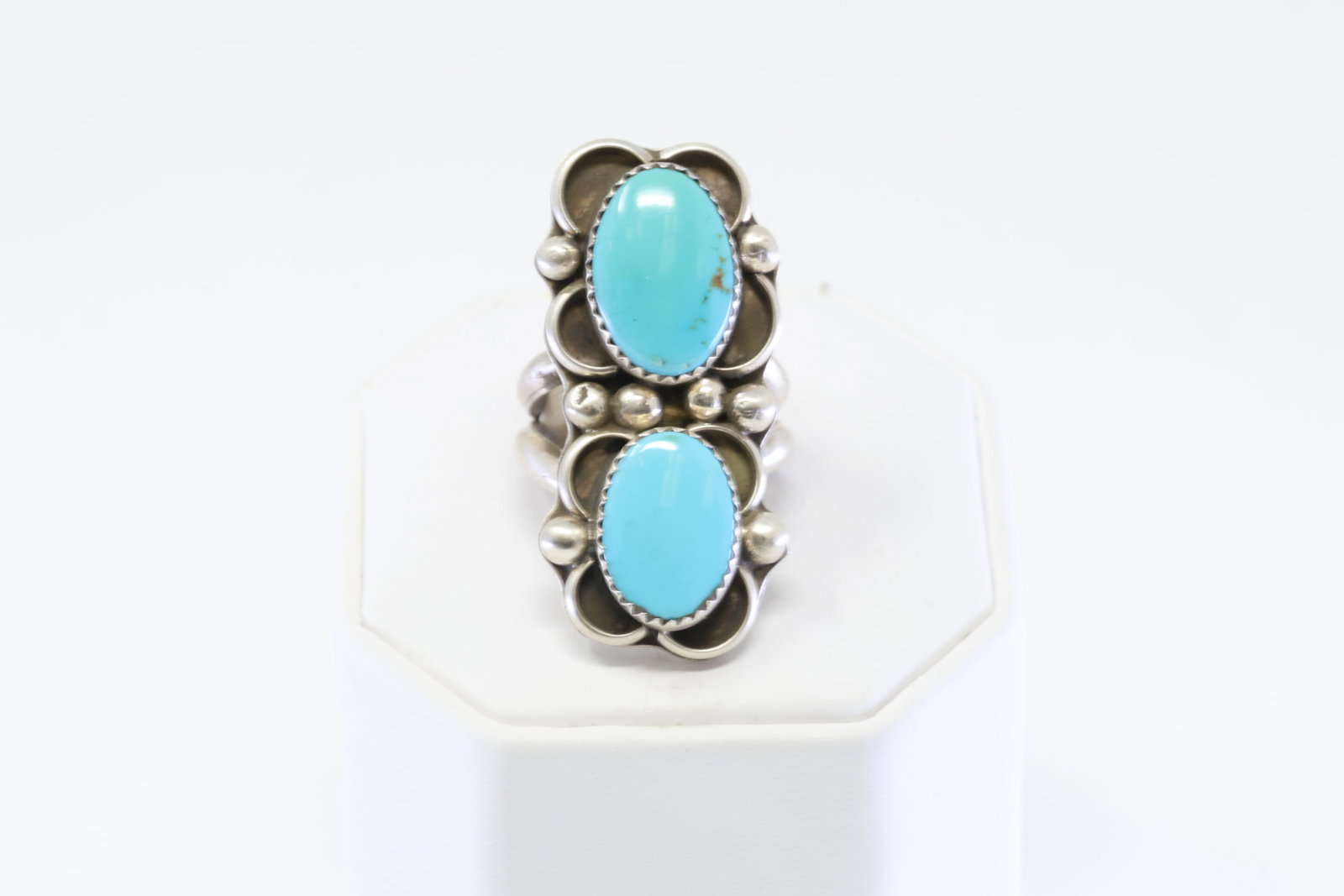 Native America Navajo Sterling Silver Kingman Turquoise Ring By Rena Shelly.: This is a Native America Navajo Sterling Silver Kingman Turquoise Ring By Rena Shelly. Ring size: 6.50.