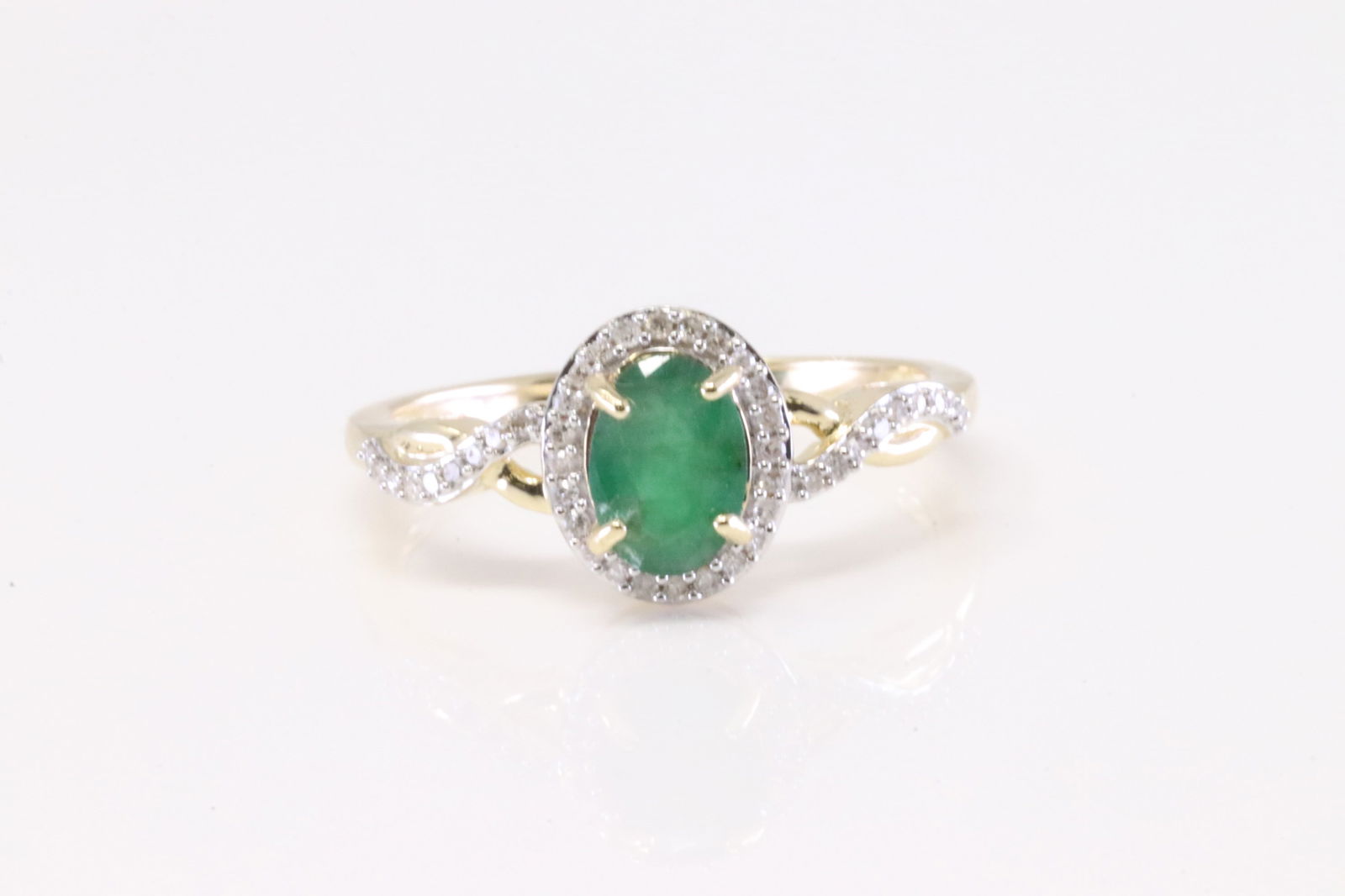 Emerald & Diamond Ring 10Kt. (1 of 4)