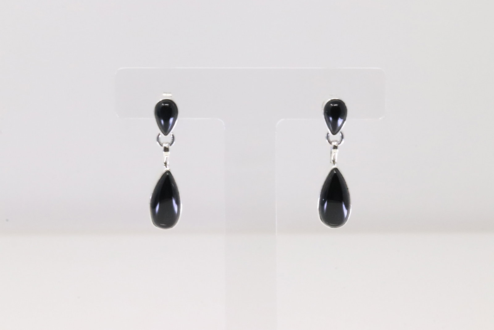 Native America Navajo Sterling Silver Black Onyx Post / Dangling Earring's By S.H.: This is a Native America Navajo Sterling Silver Black Onyx Post / Dangling Earring's By S.H.