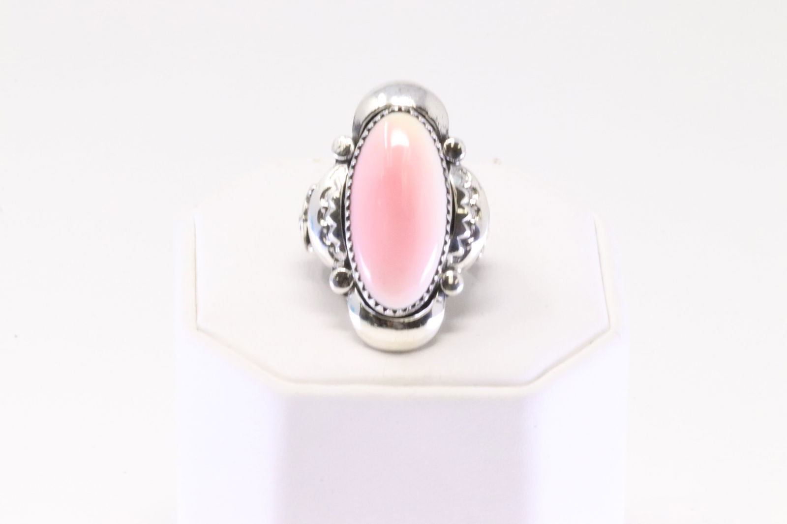 Native American Navajo Sterling Silver Pink Conch Shell Ring By Clem Nalwood. (1 of 4)