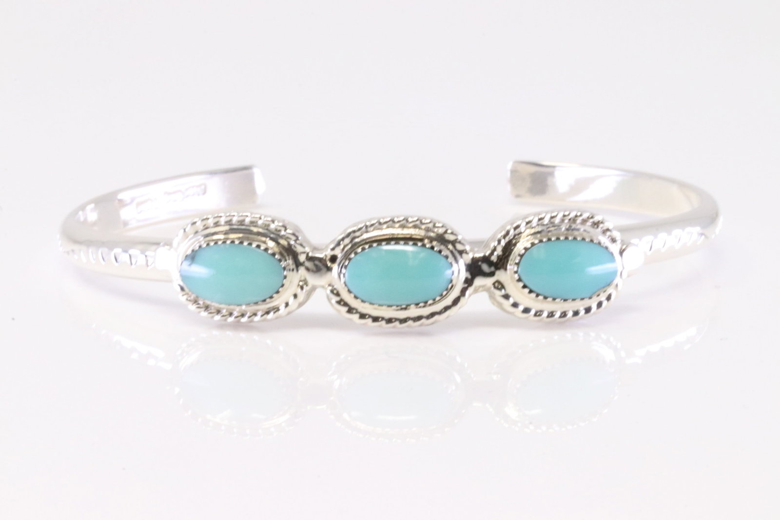 Native America Navajo Sterling Silver Turquoise Bracelet Cuff By Gilbert Smith.: This is a Native America Navajo Sterling Silver Turquoise Bracelet Cuff By Gilbert Smith.